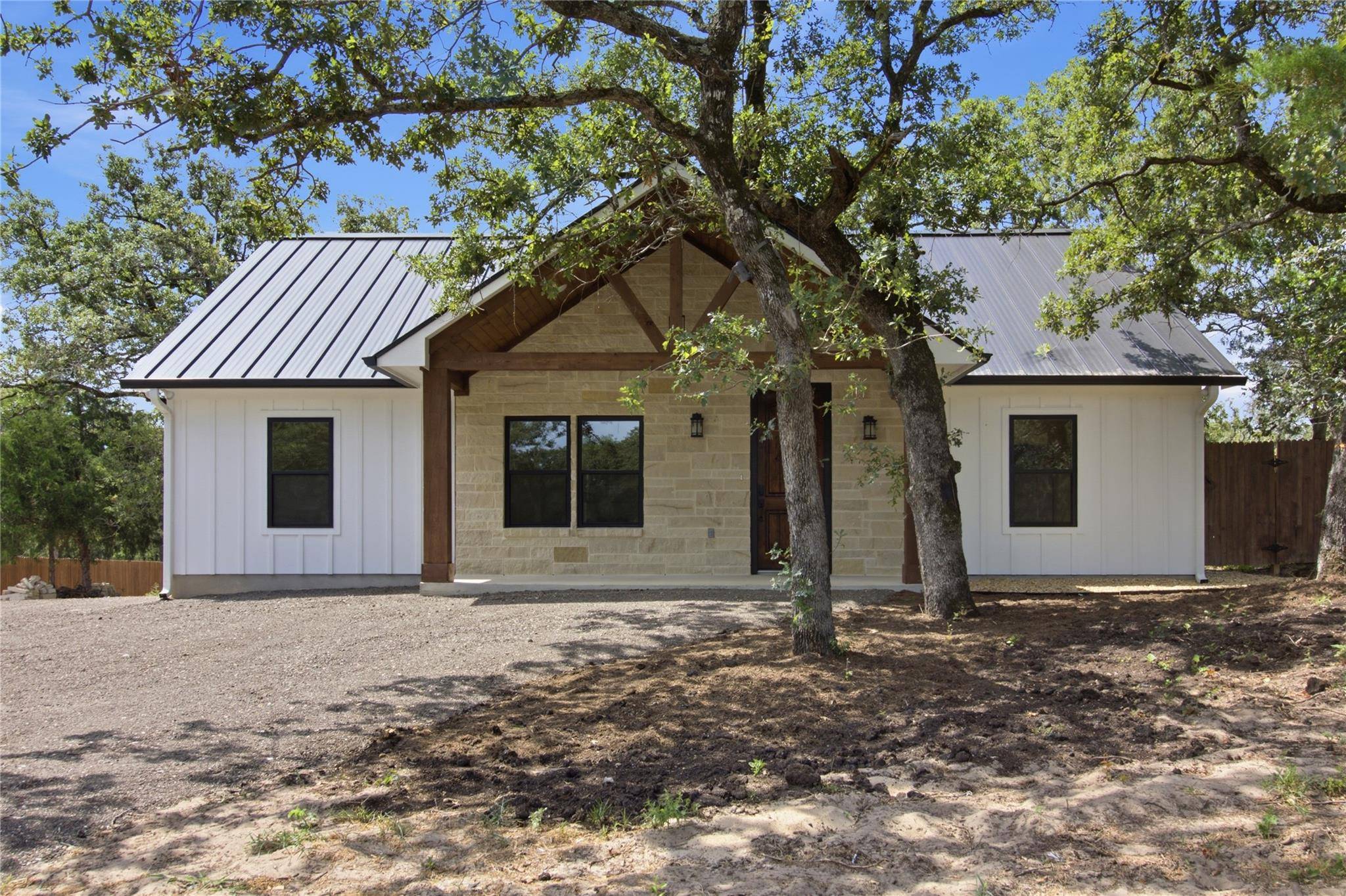 495 Cypress Trail LOOP, Rockdale, TX 76567