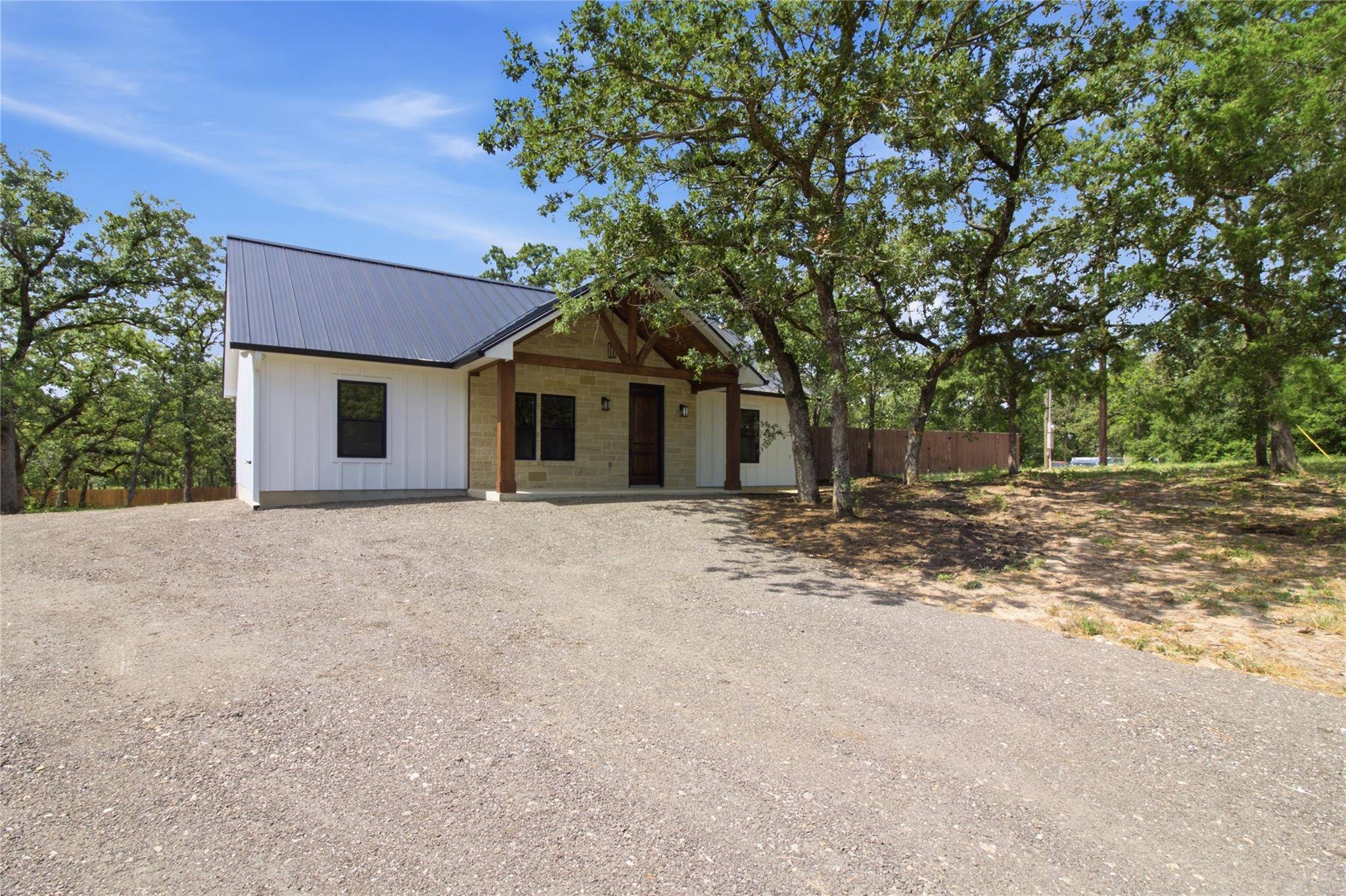 495 Cypress Trail LOOP, Rockdale, TX 76567
