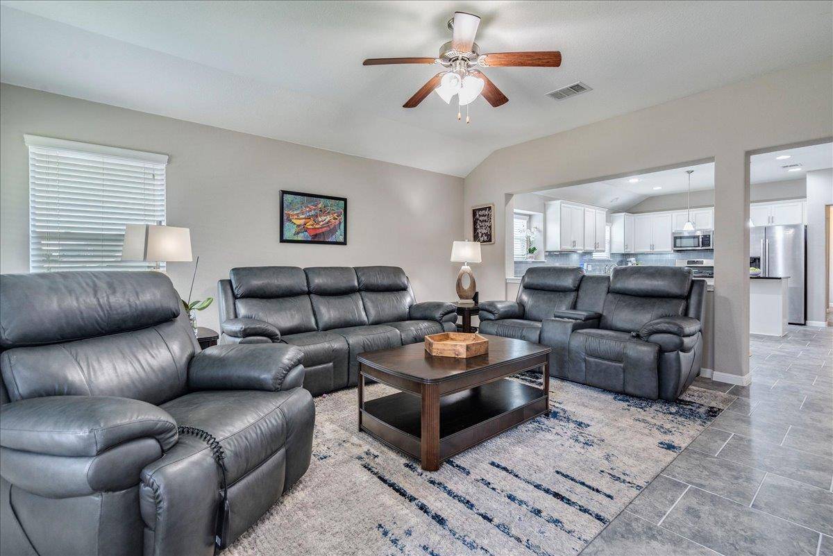 154 Screech Owl DR, Kyle, TX 78640