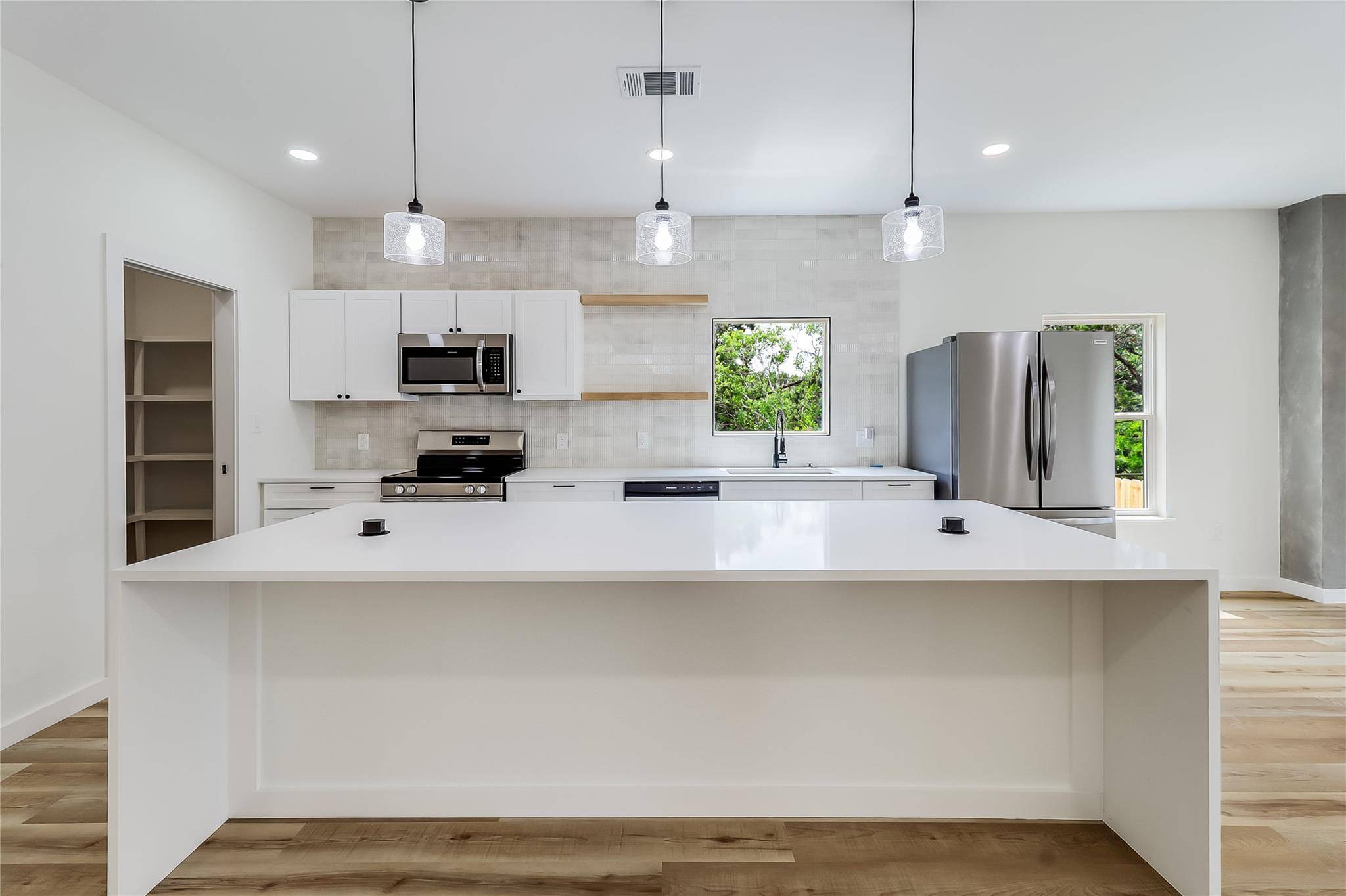 21415 Highland Lake DR, Lago Vista, TX 78645