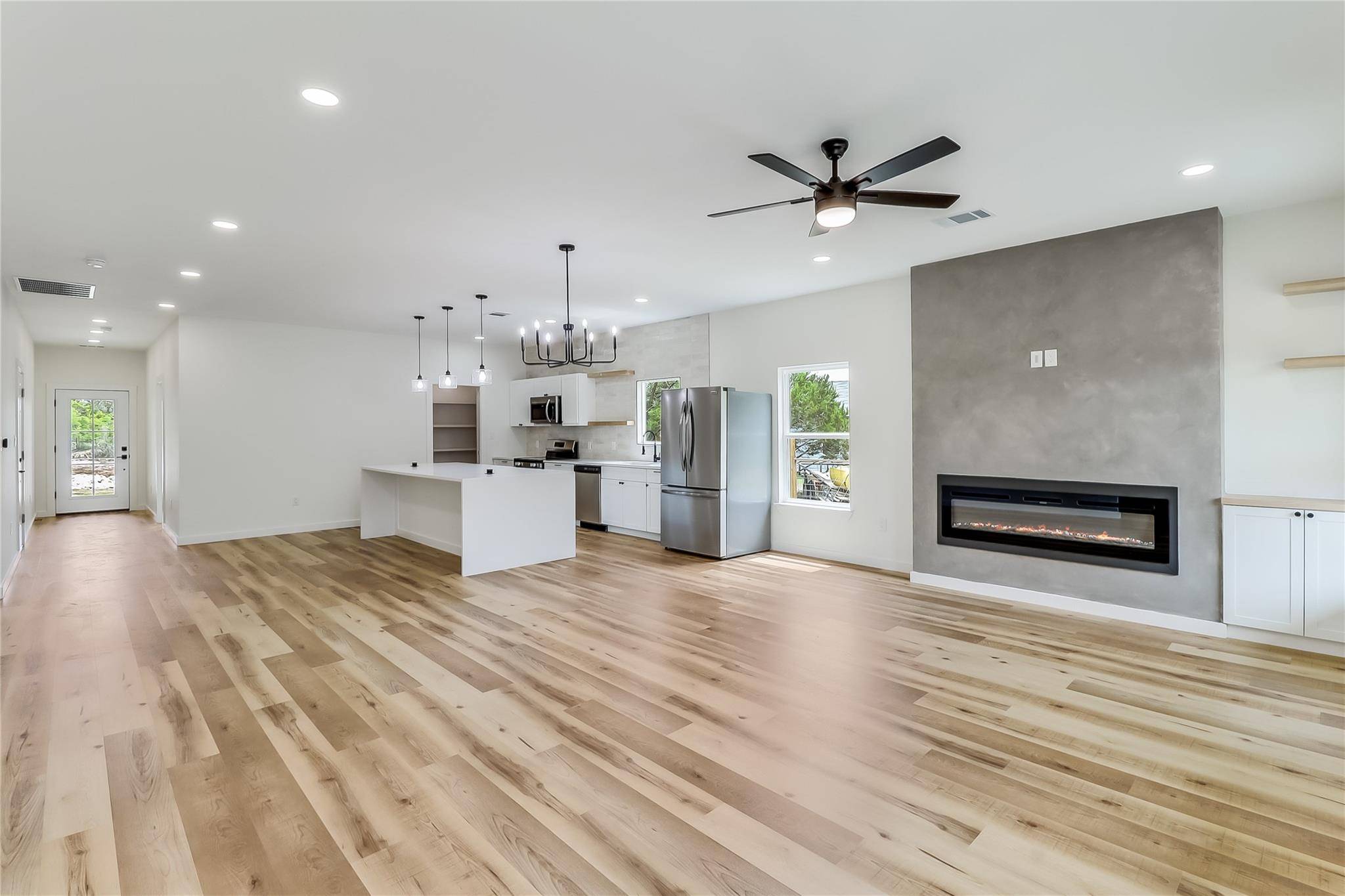 21415 Highland Lake DR, Lago Vista, TX 78645