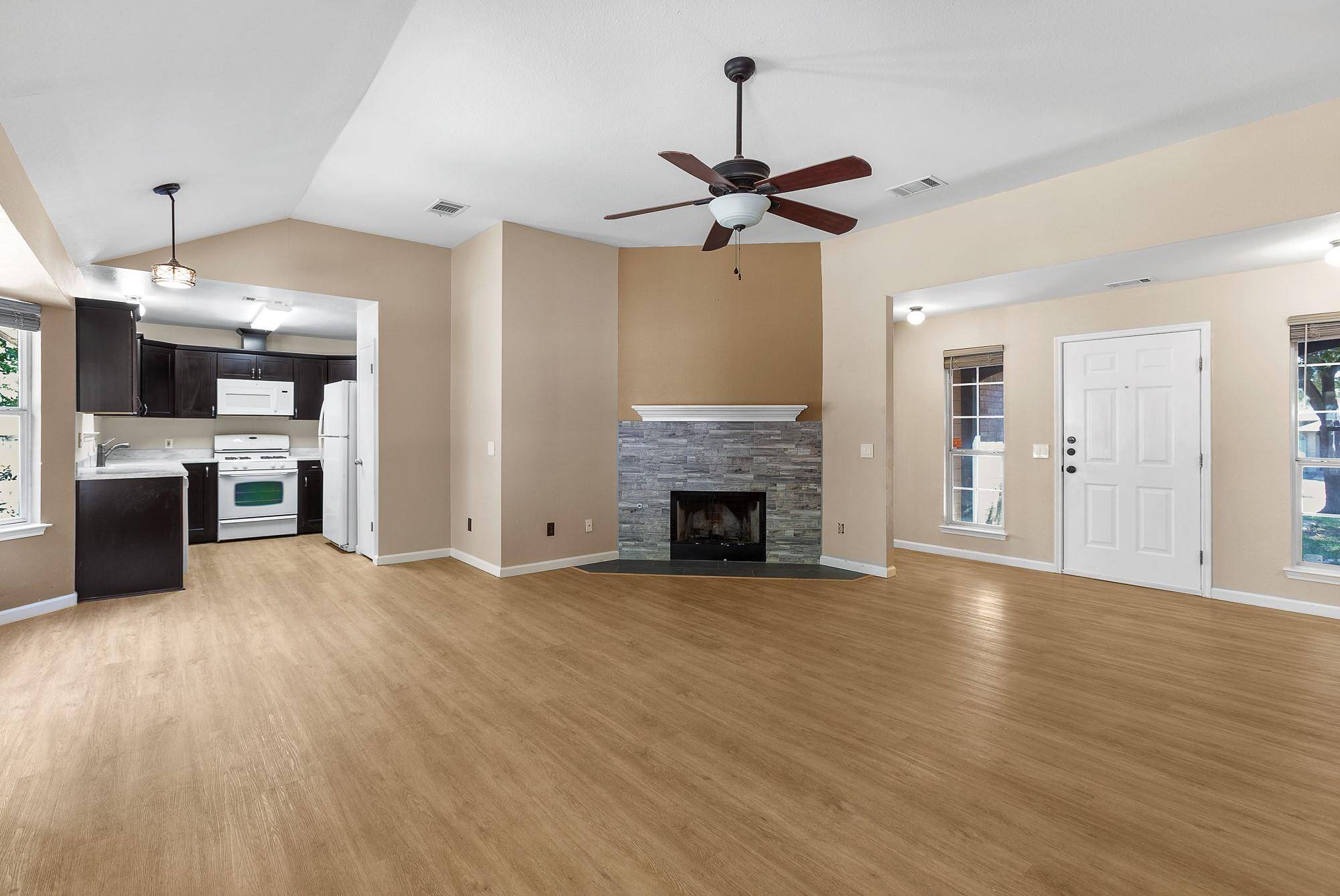 605 Clear Spring LN, Leander, TX 78641