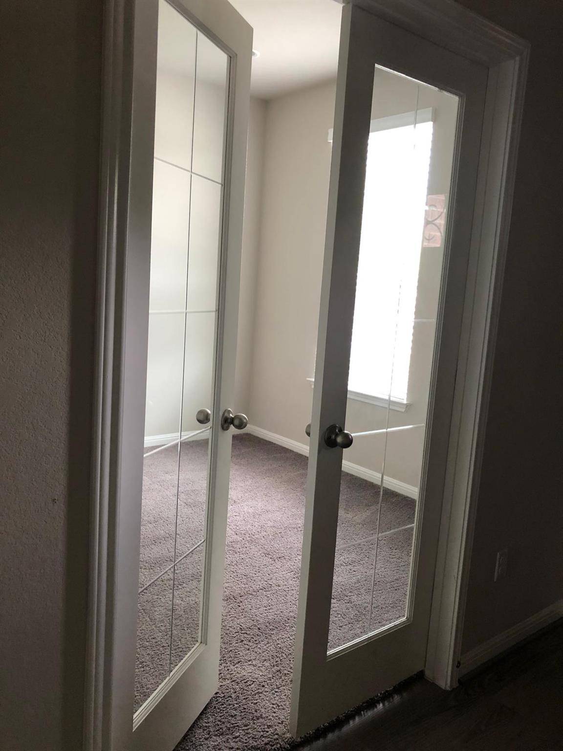1052 Myrna BND, Leander, TX 78641
