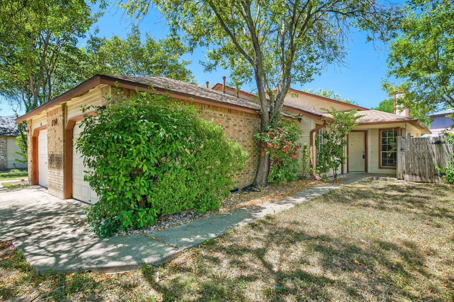 740 Simonetti DR #A, Austin, TX 78748