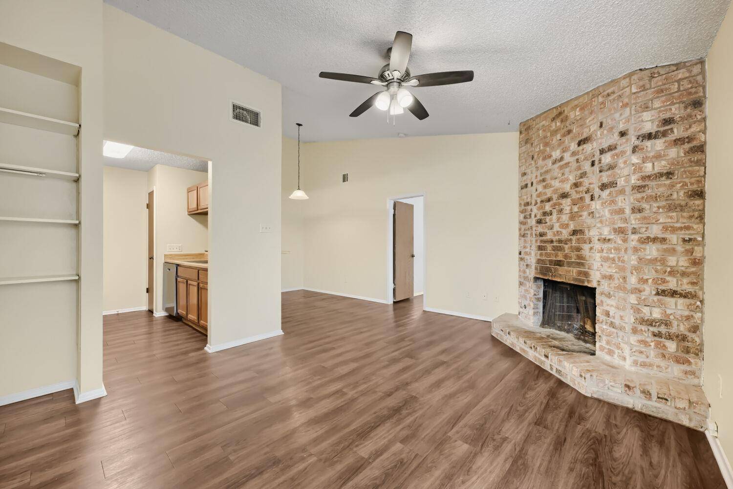 740 Simonetti DR #A, Austin, TX 78748