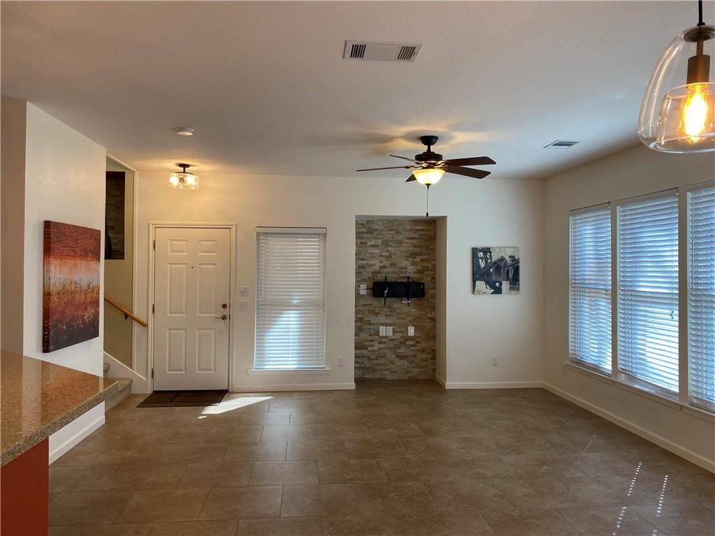 7501 Shadowridge RUN #121, Austin, TX 78749