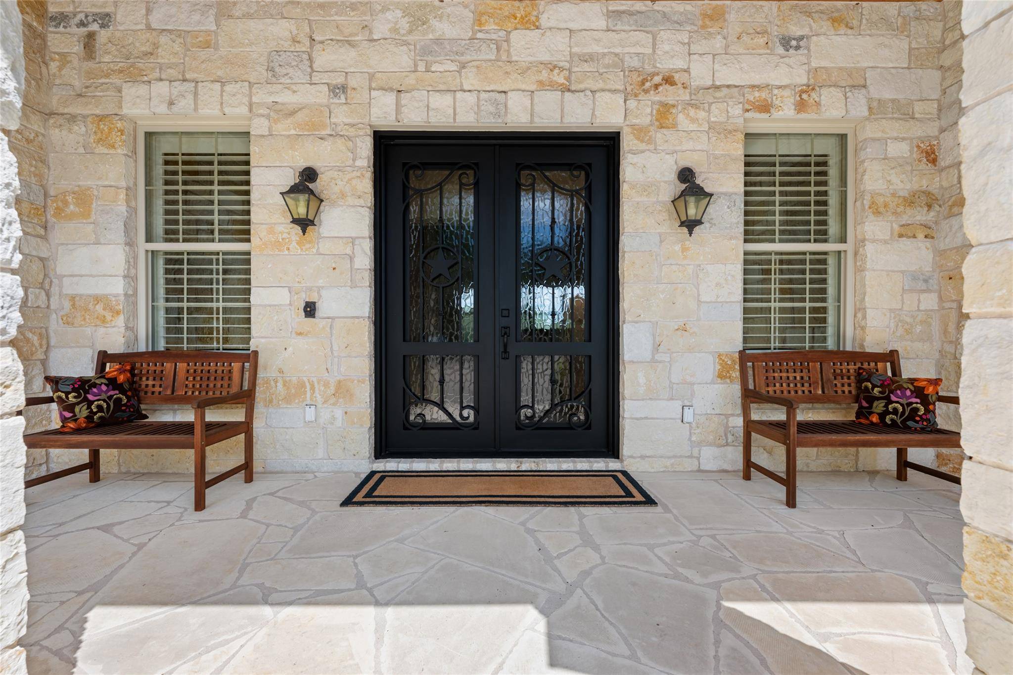 27017 Masters Parkway, Spicewood, TX 78669