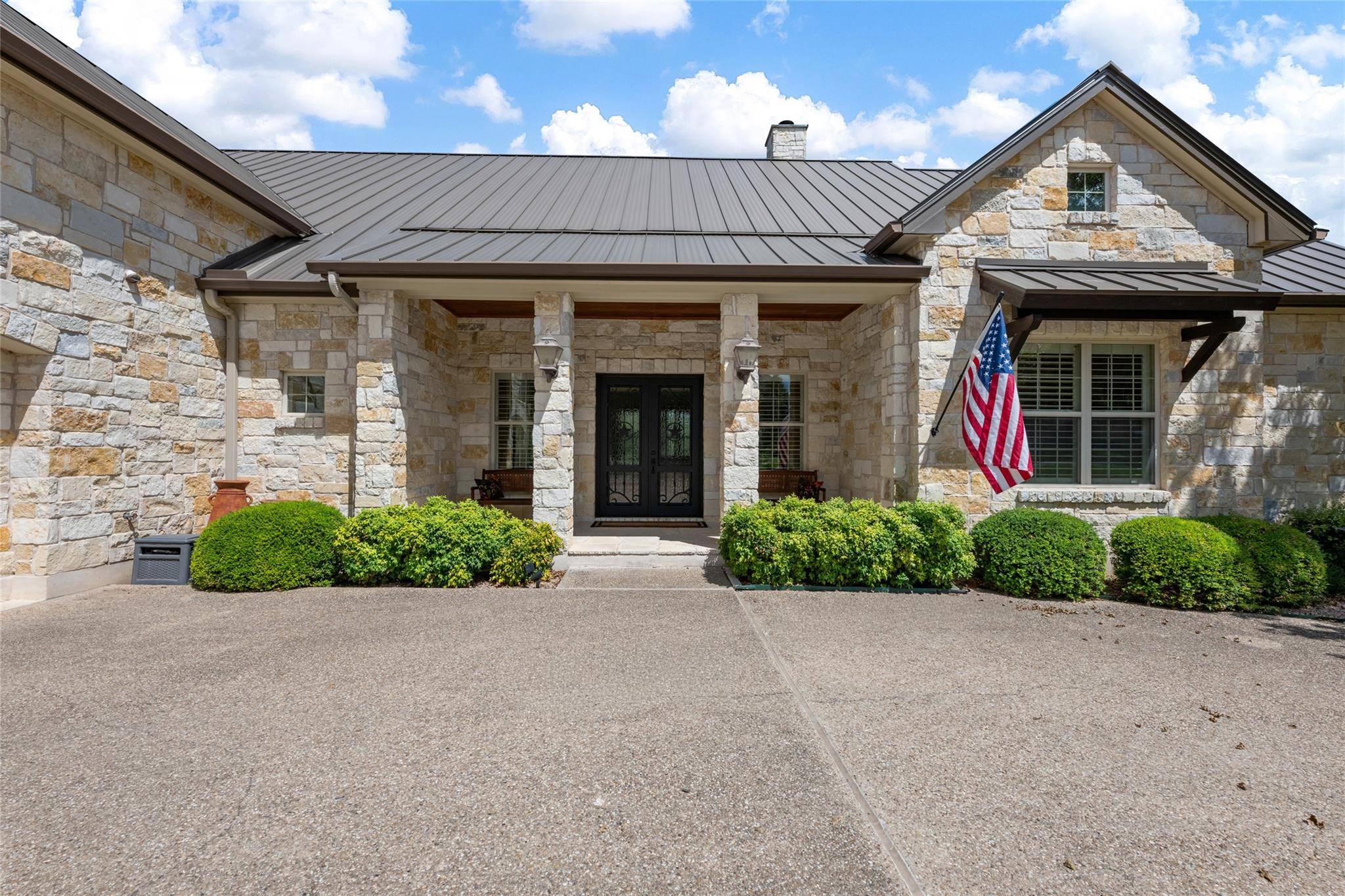 27017 Masters Parkway, Spicewood, TX 78669