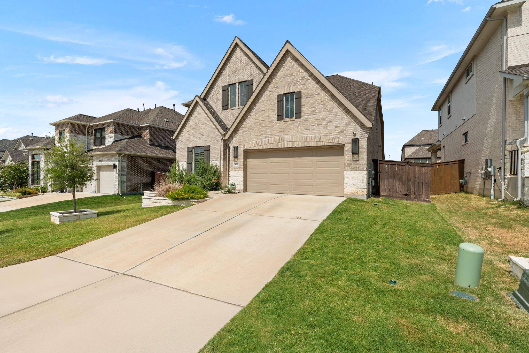 932 Mollie McBride LN, Leander, TX 78641