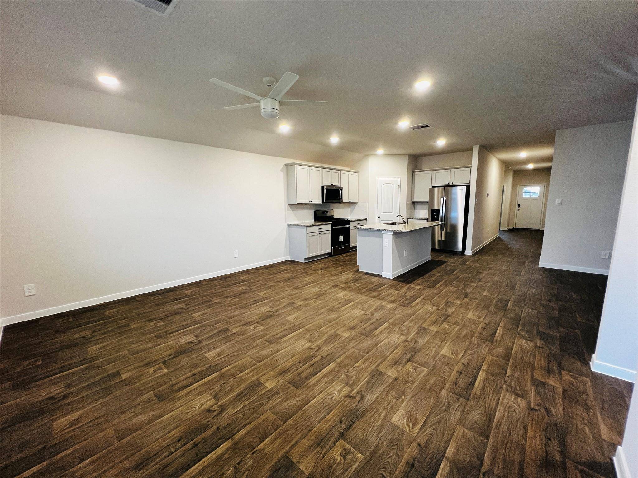 315 Darwin PL, Lockhart, TX 78644
