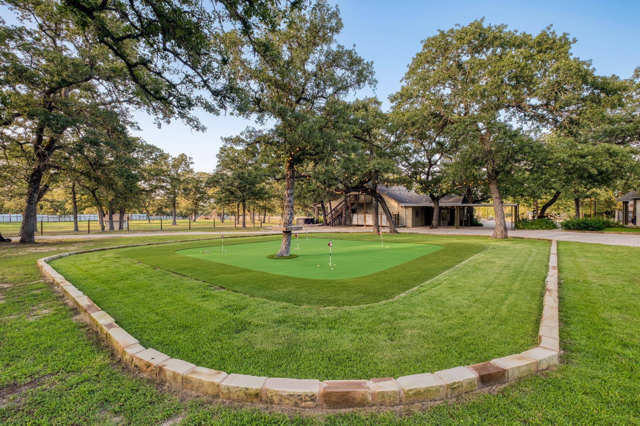 1474 County Road B, Lexington, TX 78947