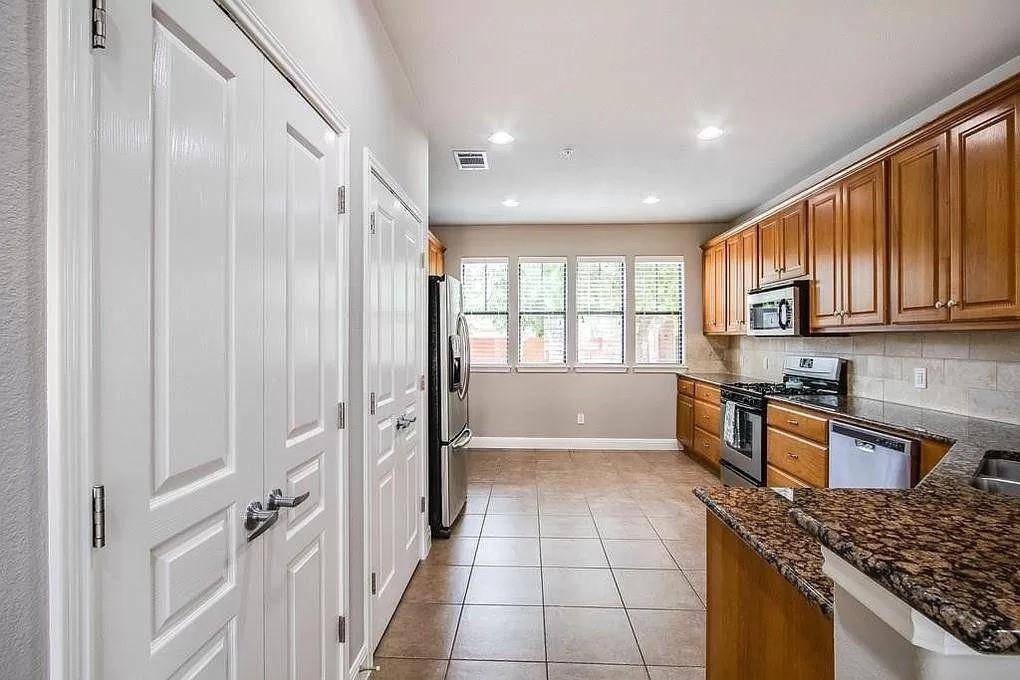 6705 Covered Bridge DR #26, Austin, TX 78736