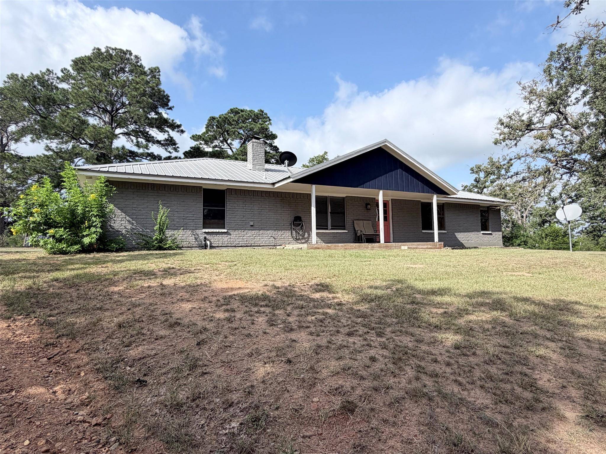 184 Affeld LN, Smithville, TX 78957