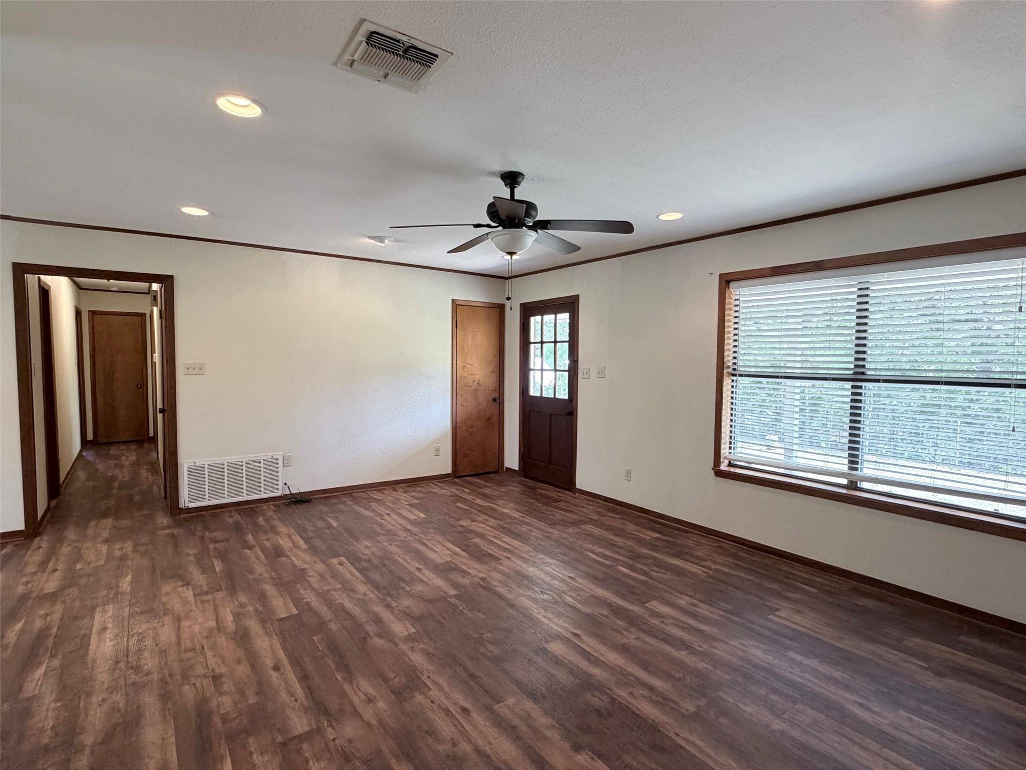 184 Affeld LN, Smithville, TX 78957