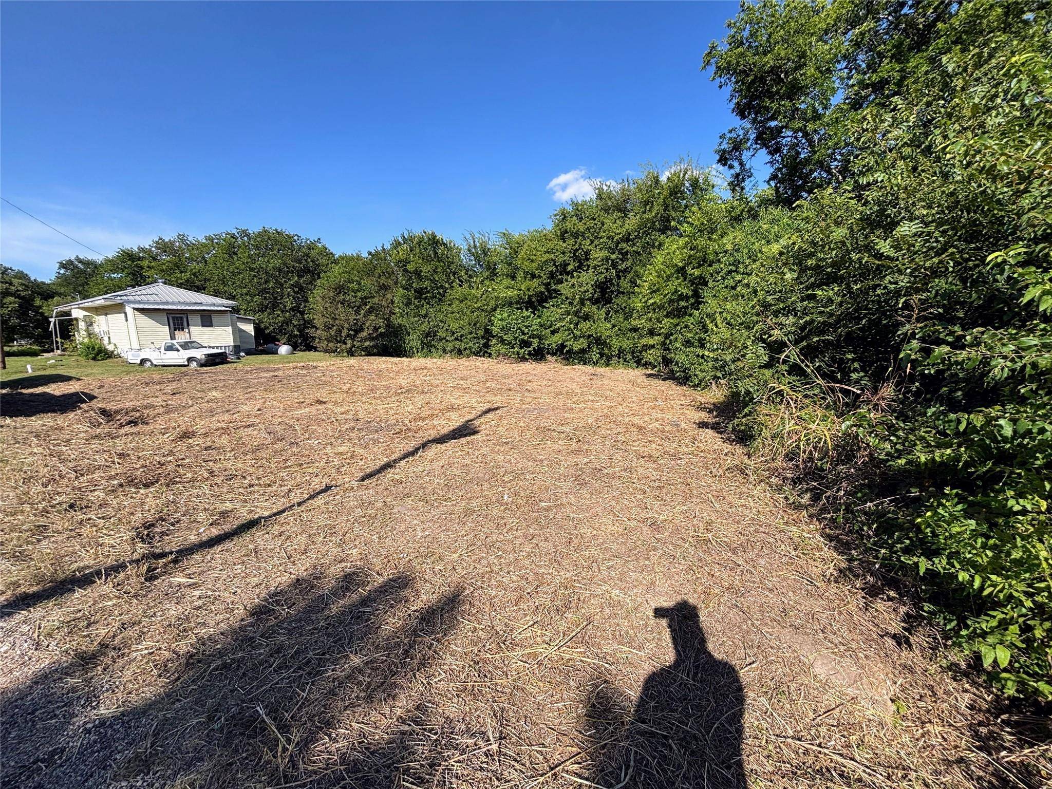 318 N Front ST, Holland, TX 76534