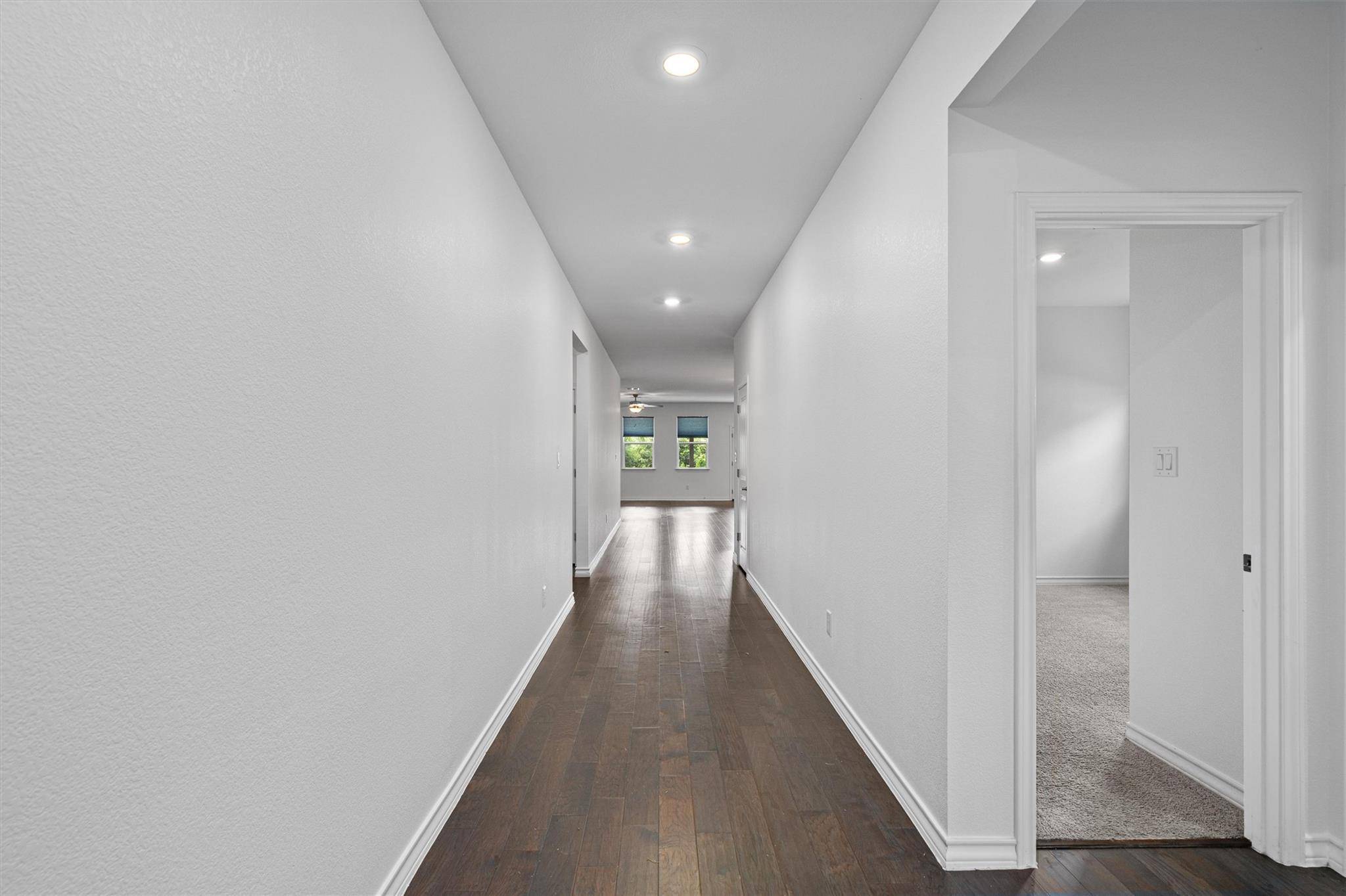 104 Stinchcomb RD, Hutto, TX 78634