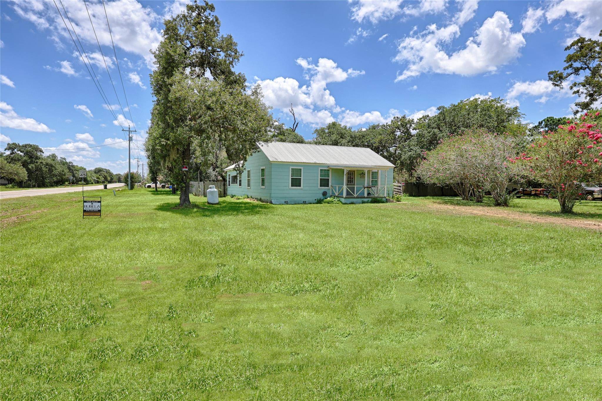 5810 Avenue E, Sheridan, TX 77475