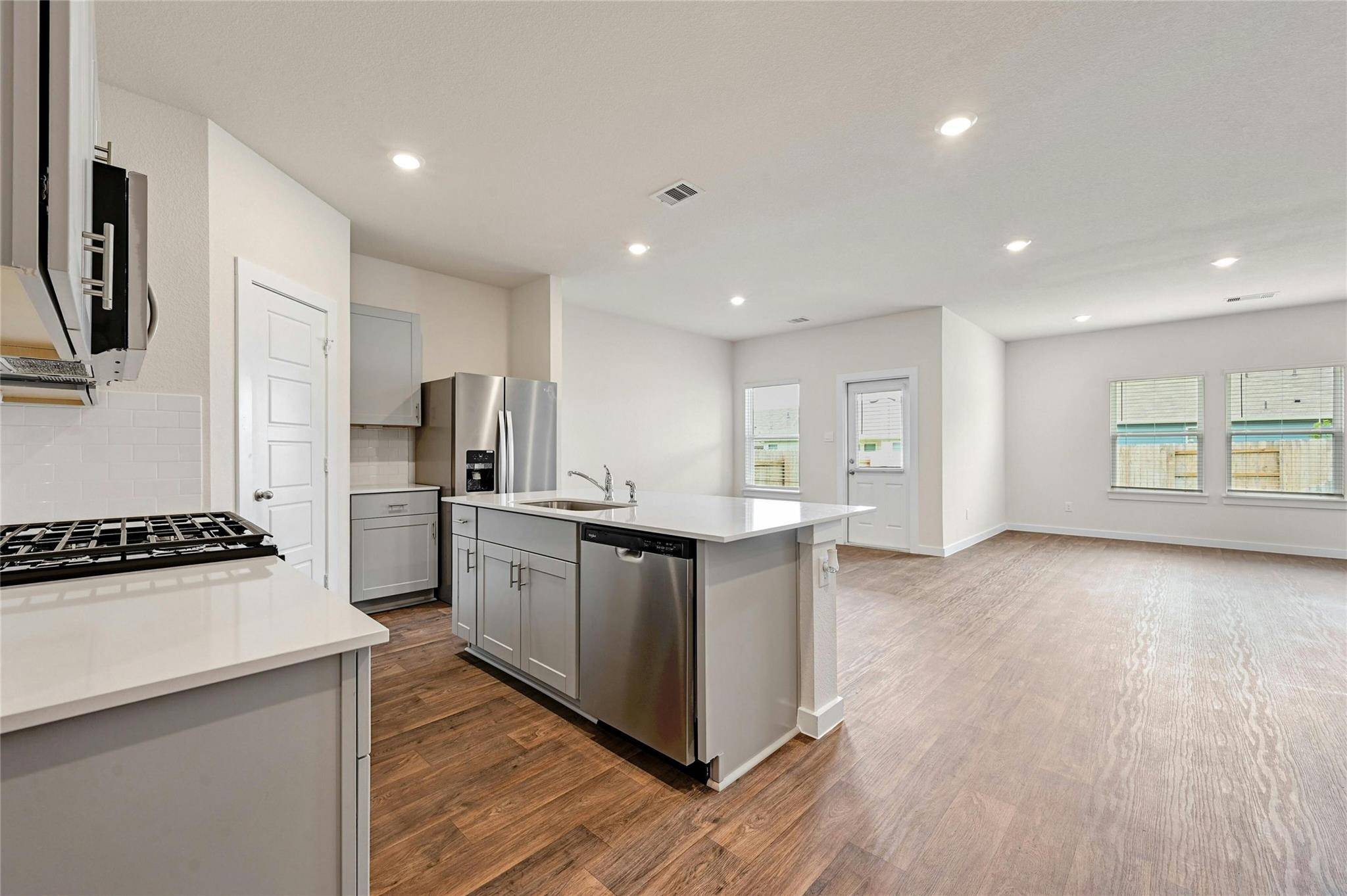 313 MERRIMAN RD, San Marcos, TX 78666