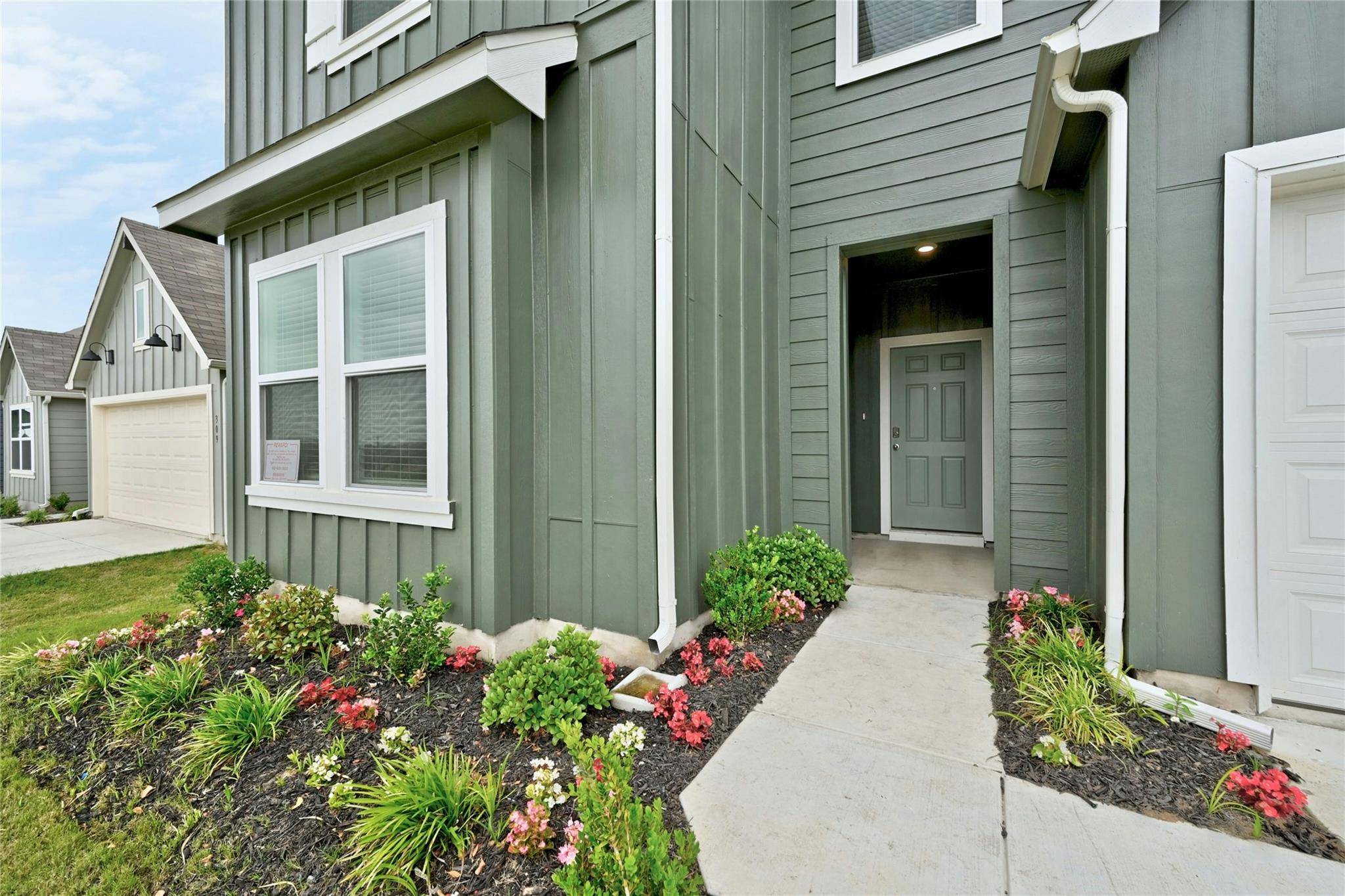 313 MERRIMAN RD, San Marcos, TX 78666