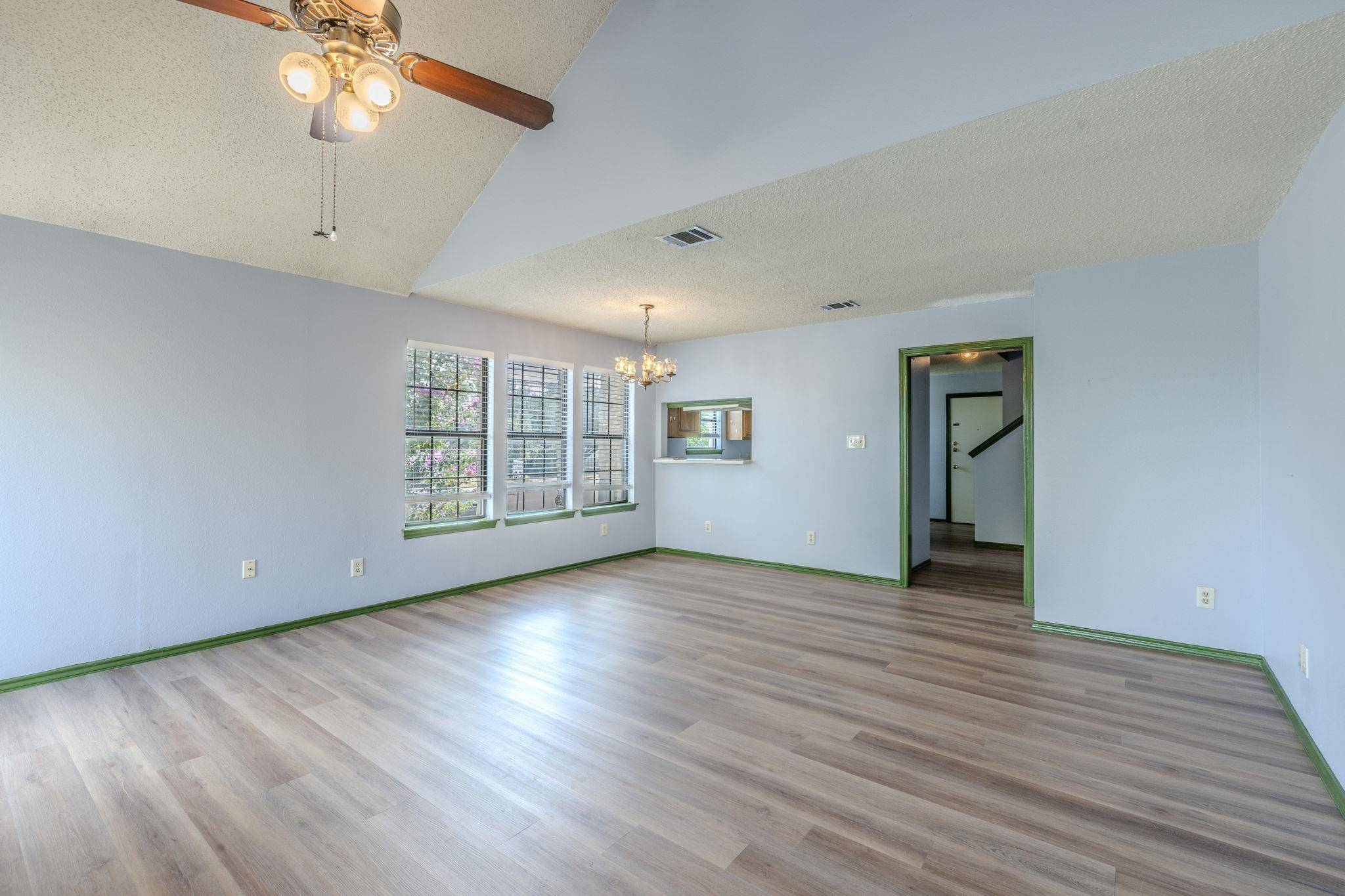 2000 Kenneth Ave #B, Austin, TX 78741