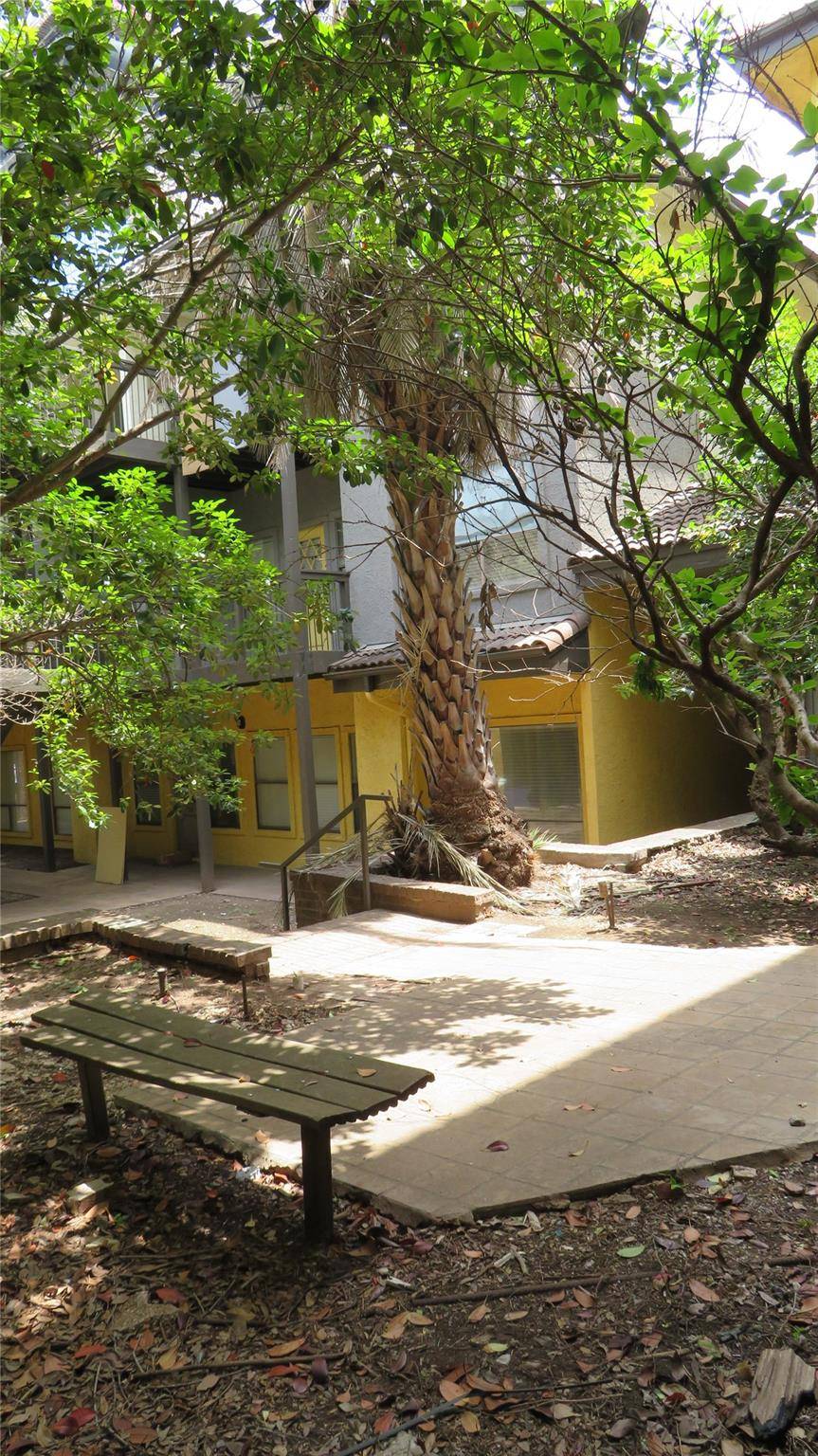 806 W 24TH ST #200, Austin, TX 78705