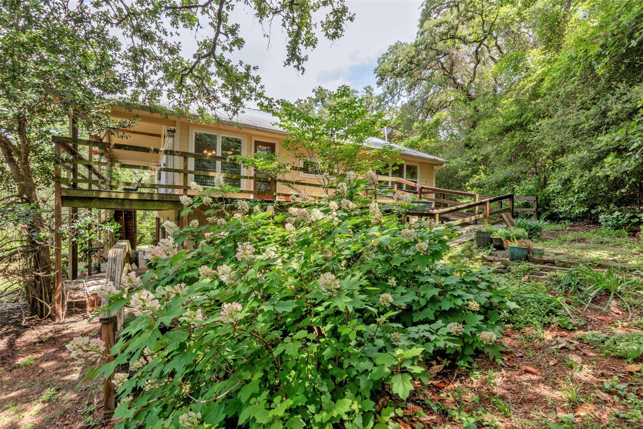 9997 Calhoun RD, Bryan, TX 77808