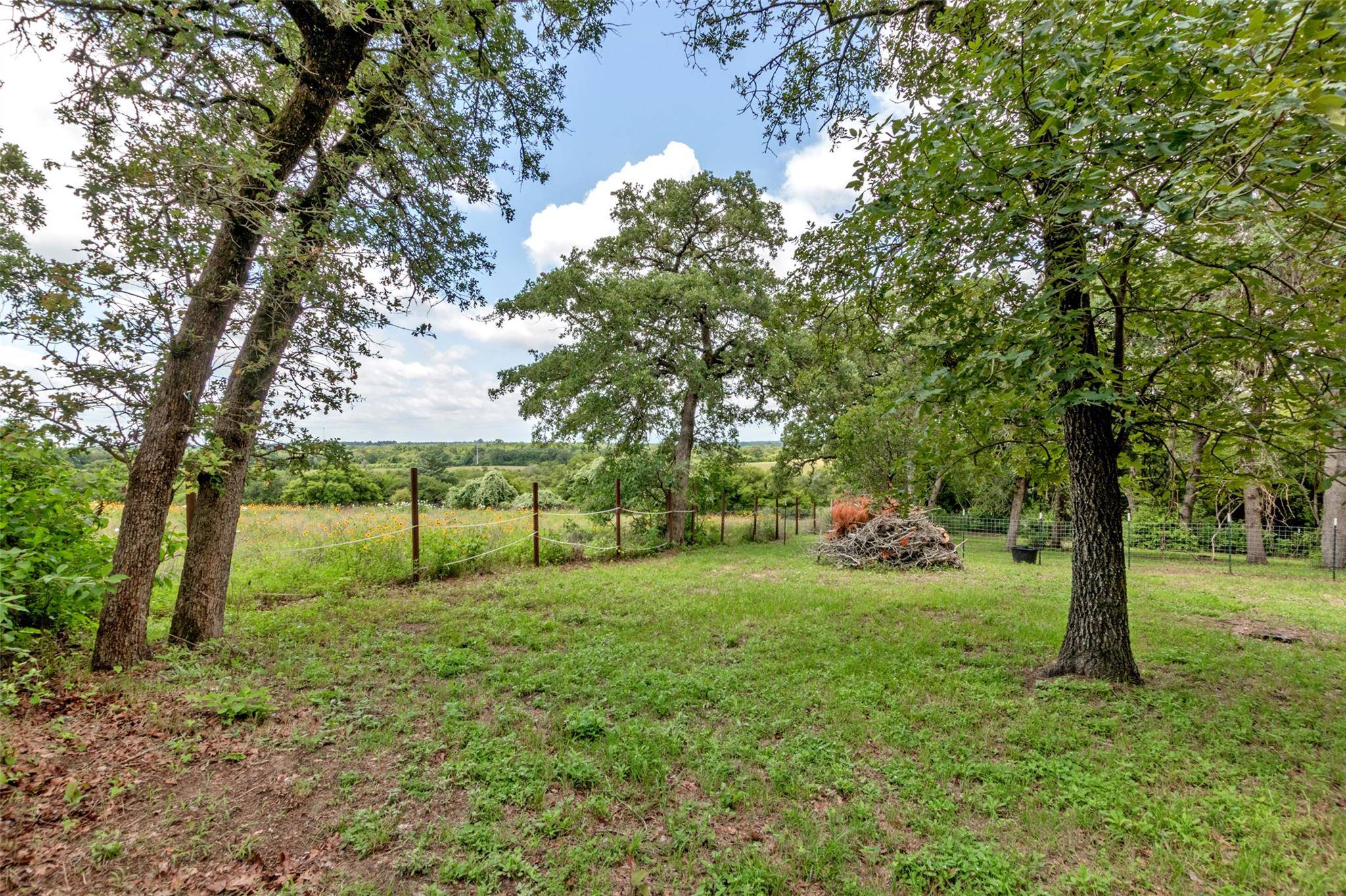 9997 Calhoun RD, Bryan, TX 77808