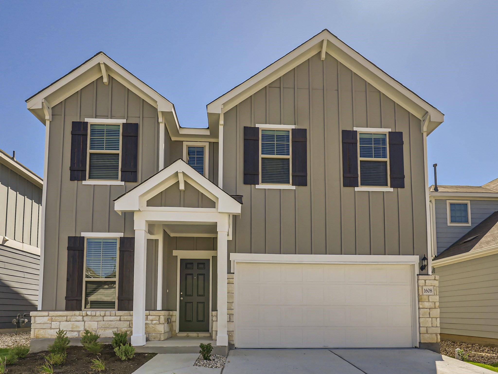 1608 Holly Lake DR, Leander, TX 78641