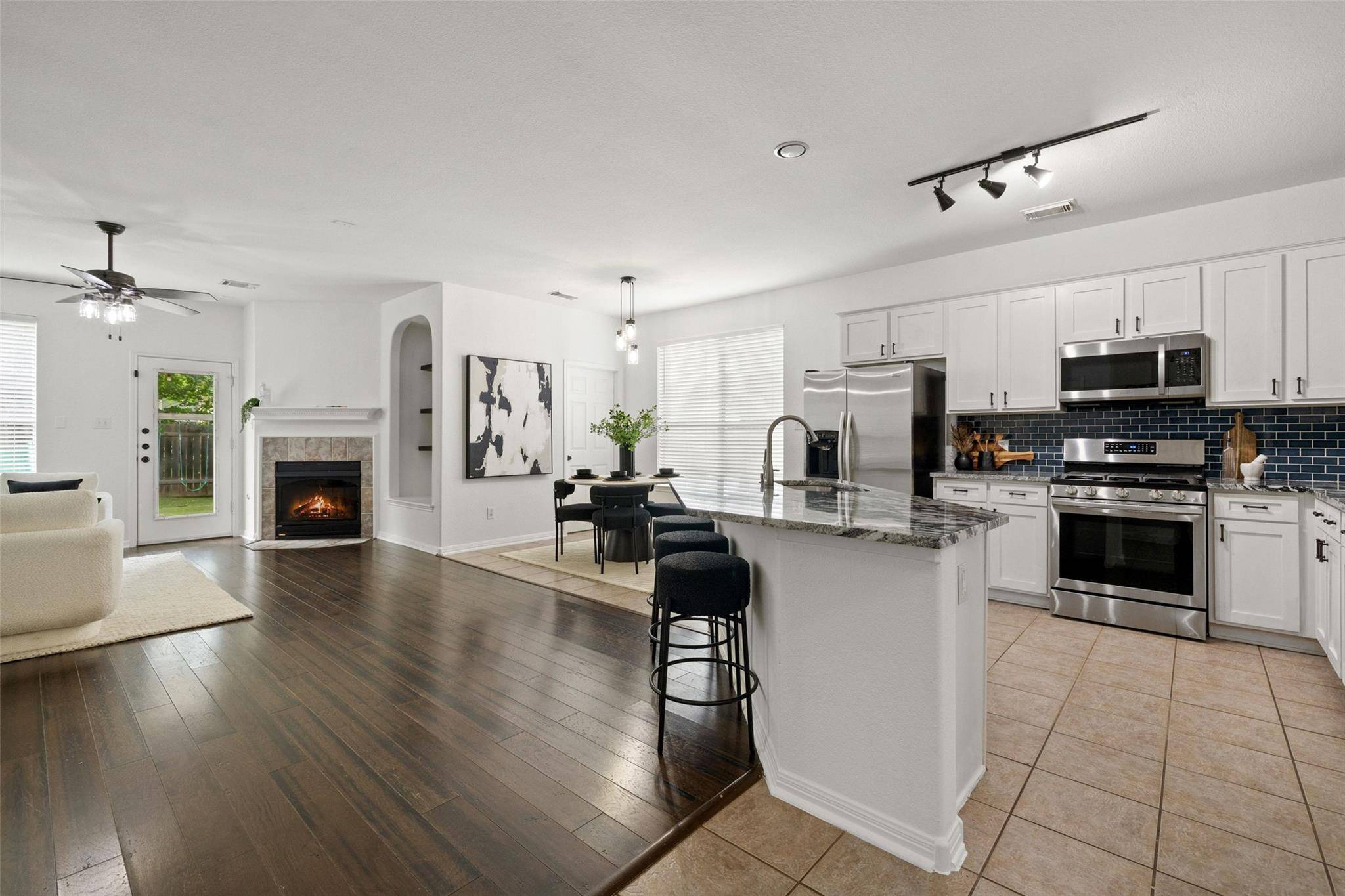 1712 Lynnville TRL, Austin, TX 78727