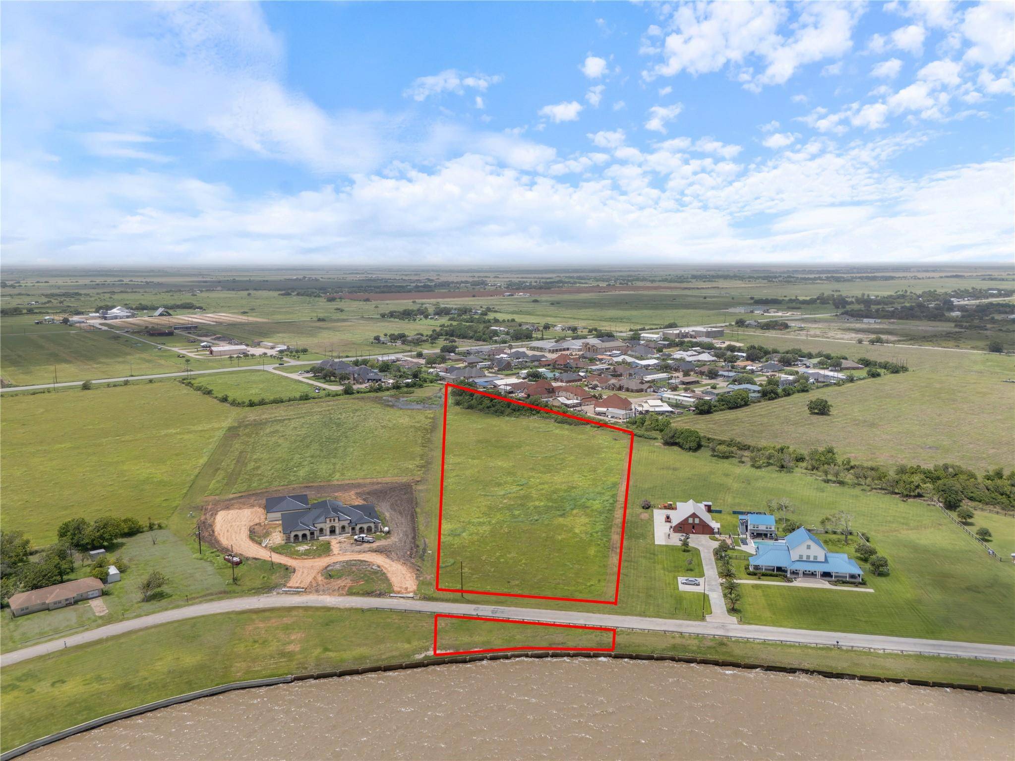269 CR 305 Bayshore RD, Palacios, TX 77465