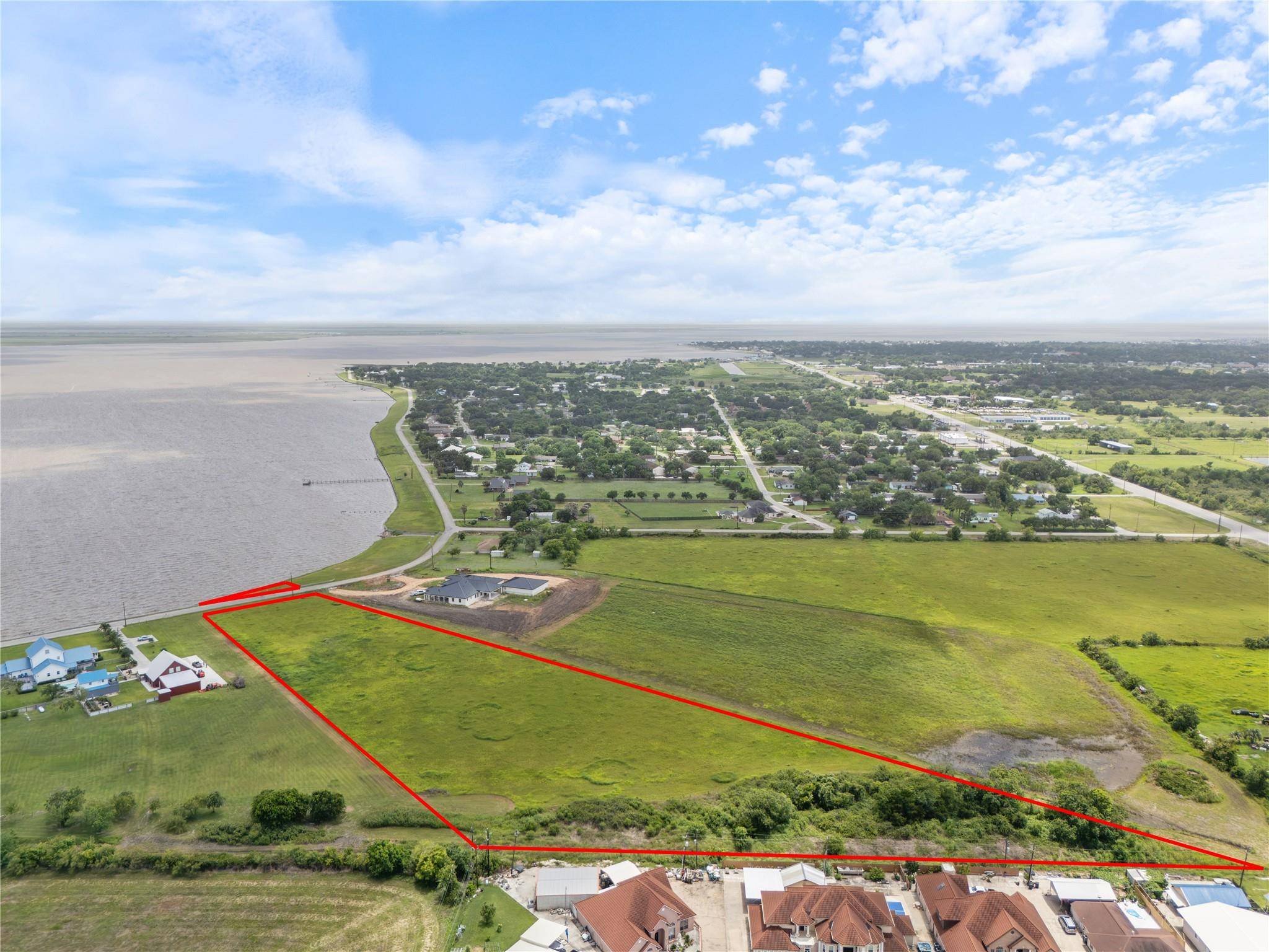 269 CR 305 Bayshore RD, Palacios, TX 77465
