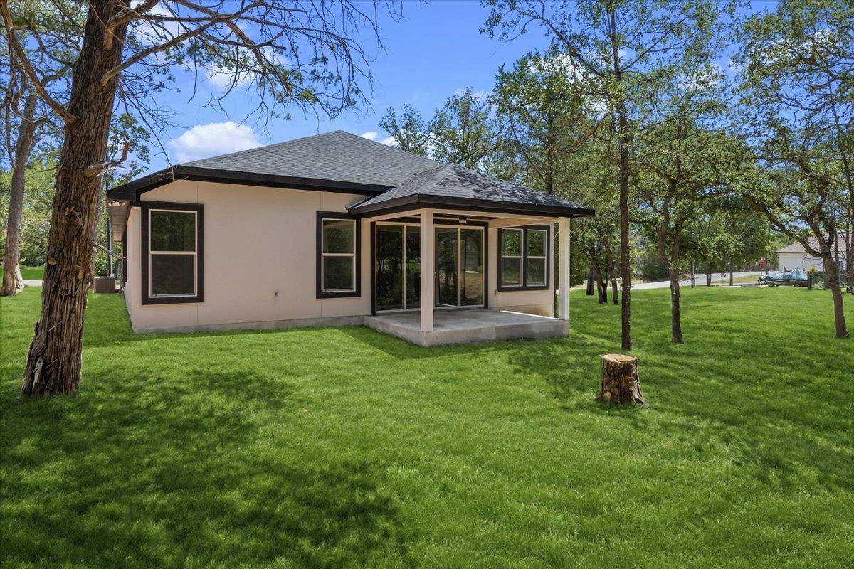 112 N Pohakea DR, Bastrop, TX 78602