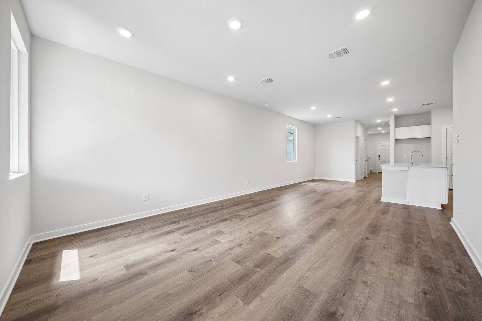 156 Hornet ST, Elgin, TX 78621