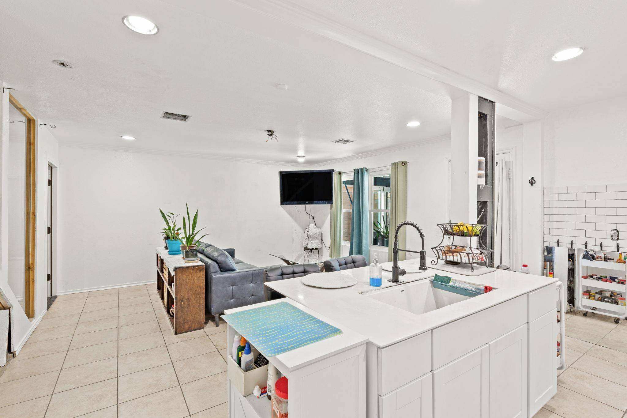 1404 Anise DR, Austin, TX 78741