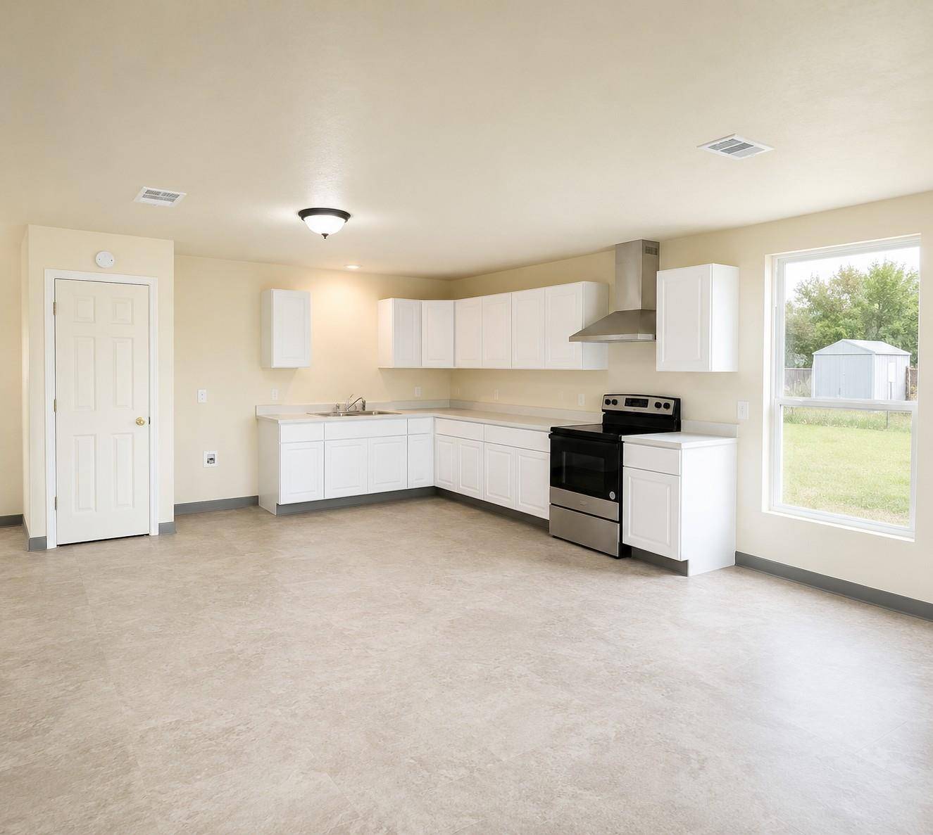 245 Cross Lake DR, Pleasanton, TX 78064