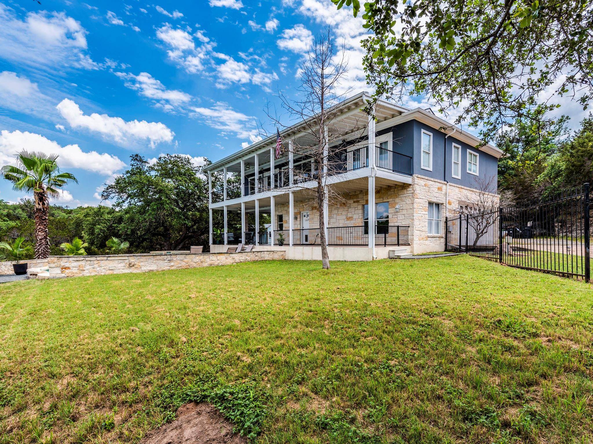 22401 Briarview DR, Spicewood, TX 78669