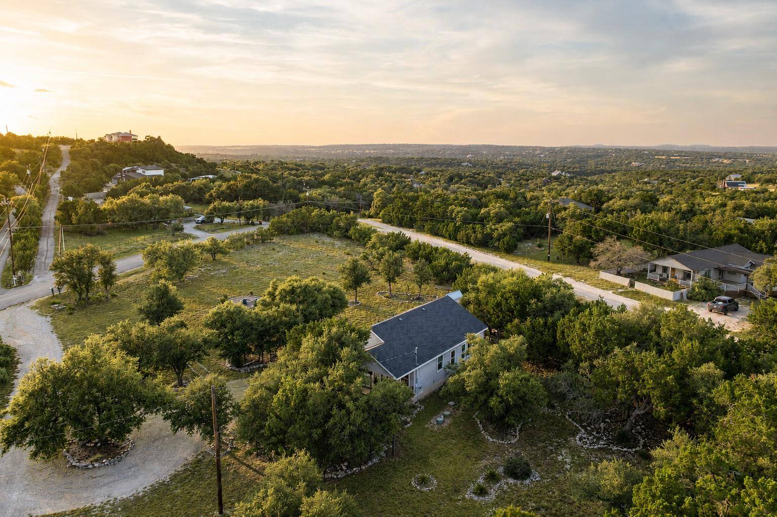1816 Spring Valley DR, Dripping Springs, TX 78620