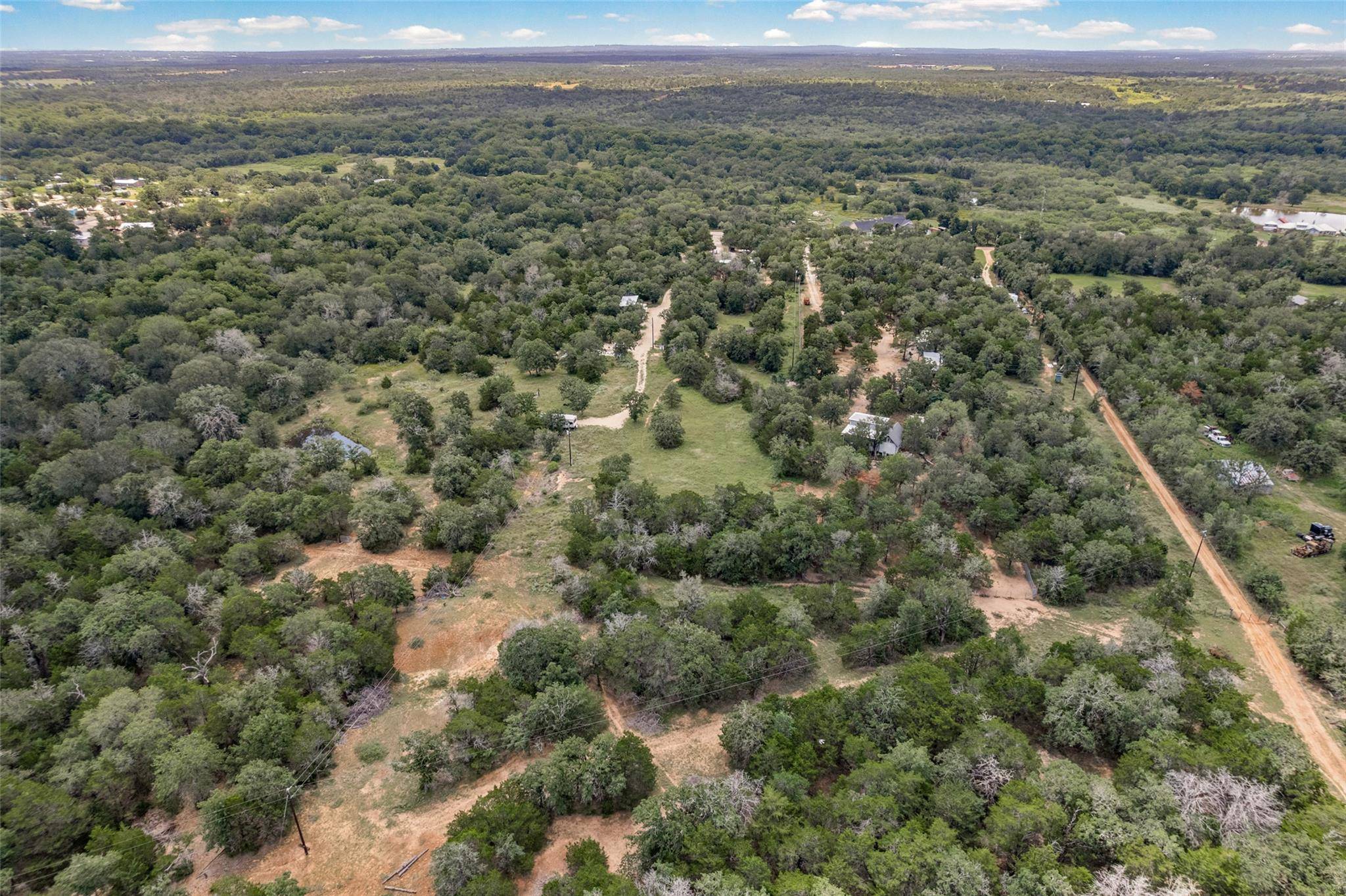 564 Boyd RD, Red Rock, TX 78662