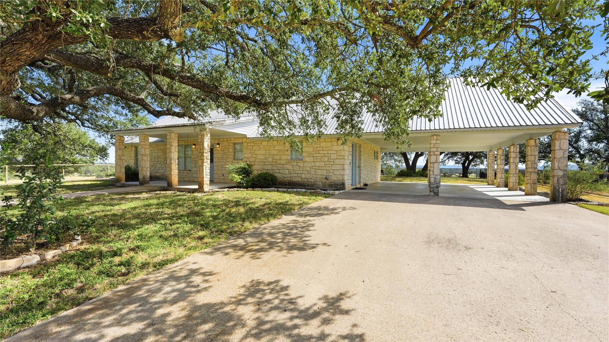2992 County Road 2400, Lometa, TX 76853