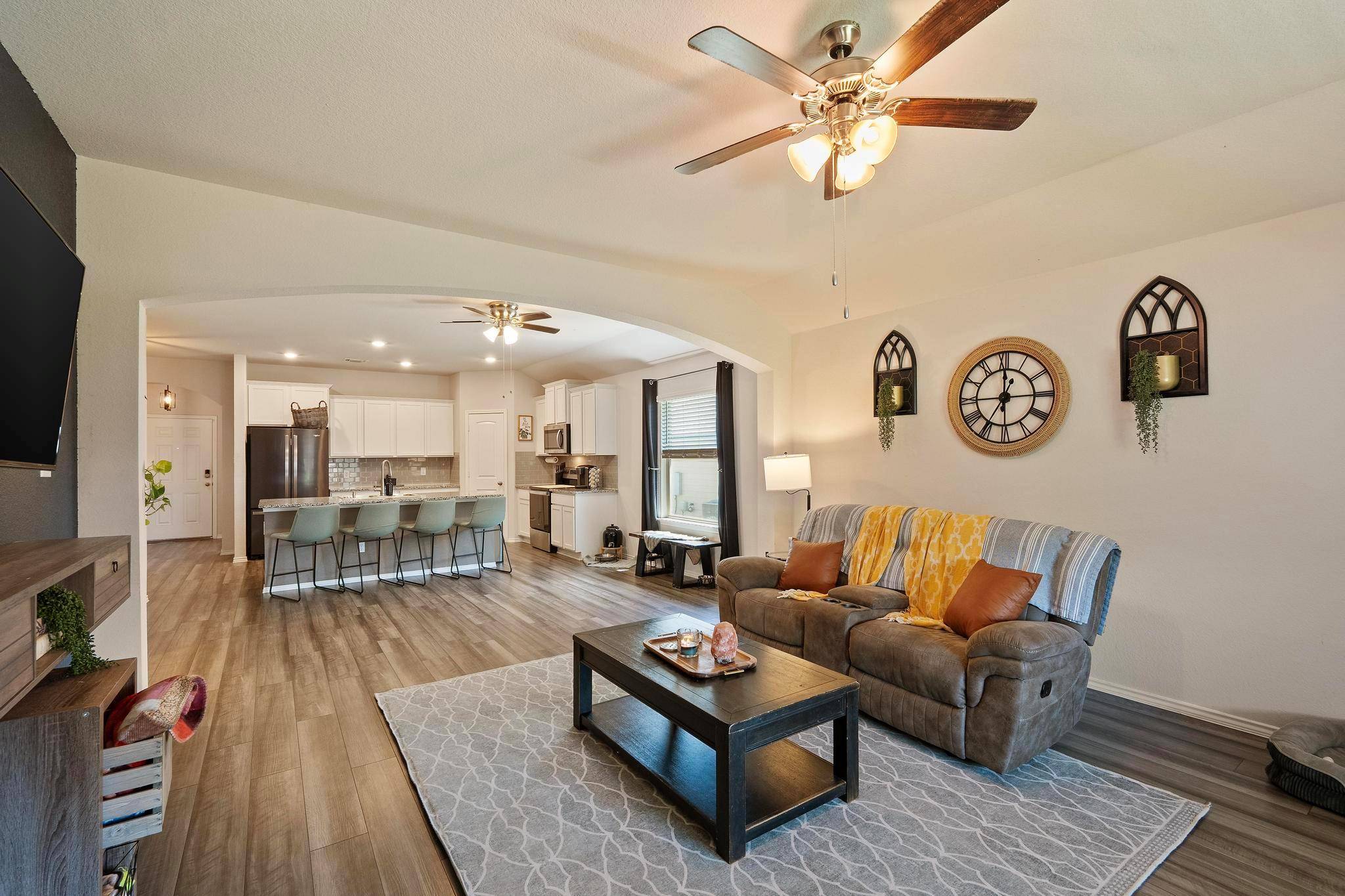 112 Pivot DR, Taylor, TX 76574