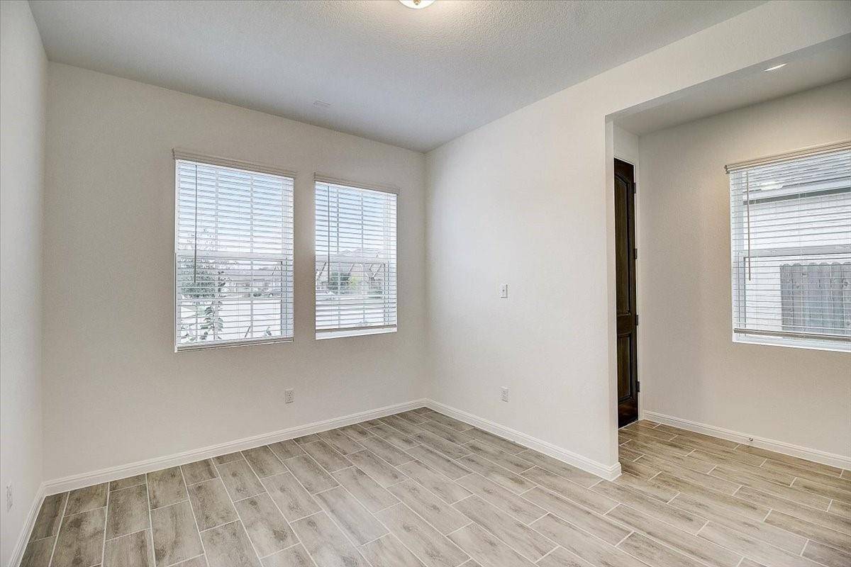 117 Lacey Oak LOOP, San Marcos, TX 78666