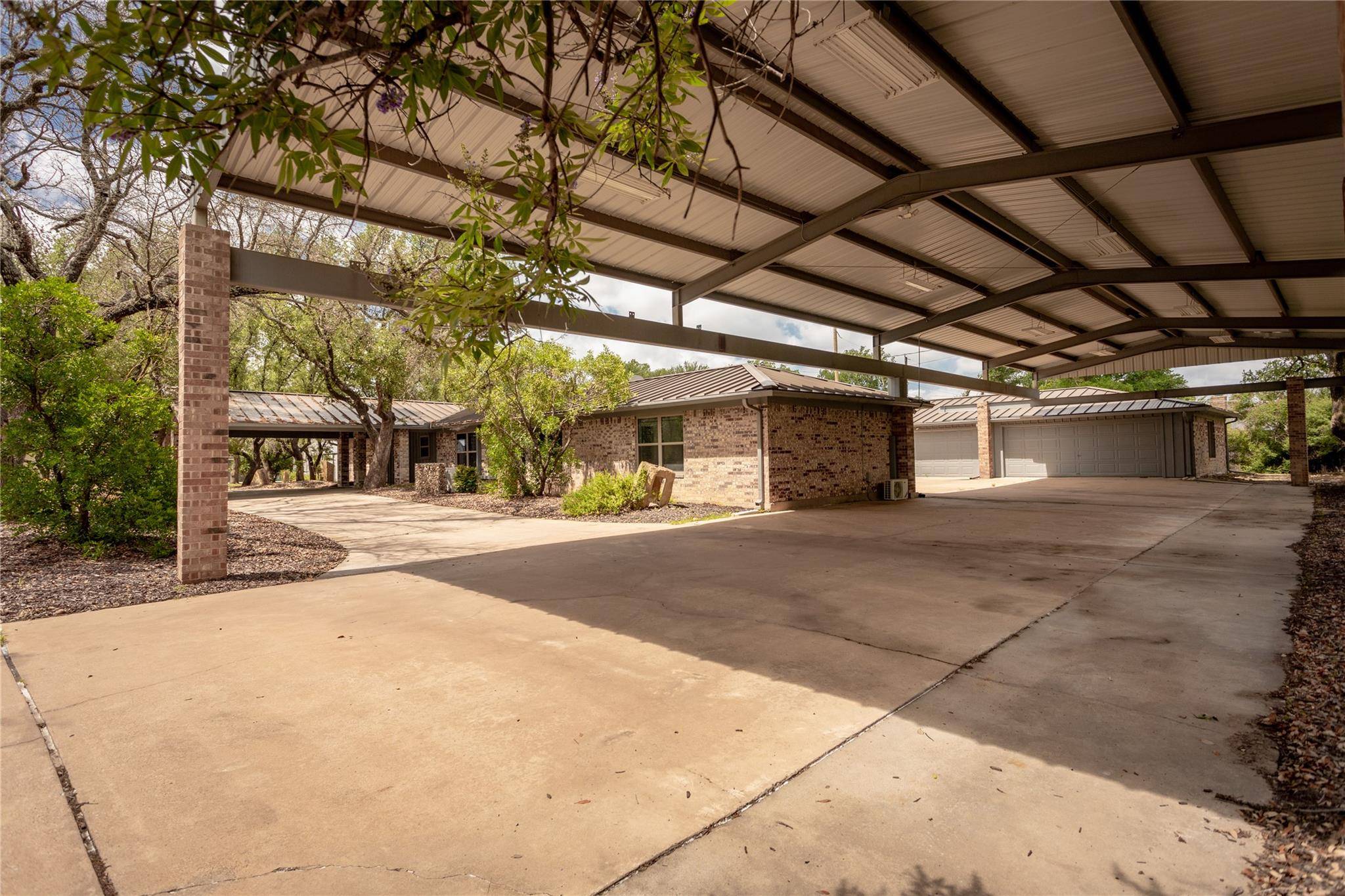 712 Squaw Creek RD, Willow Park, TX 76087