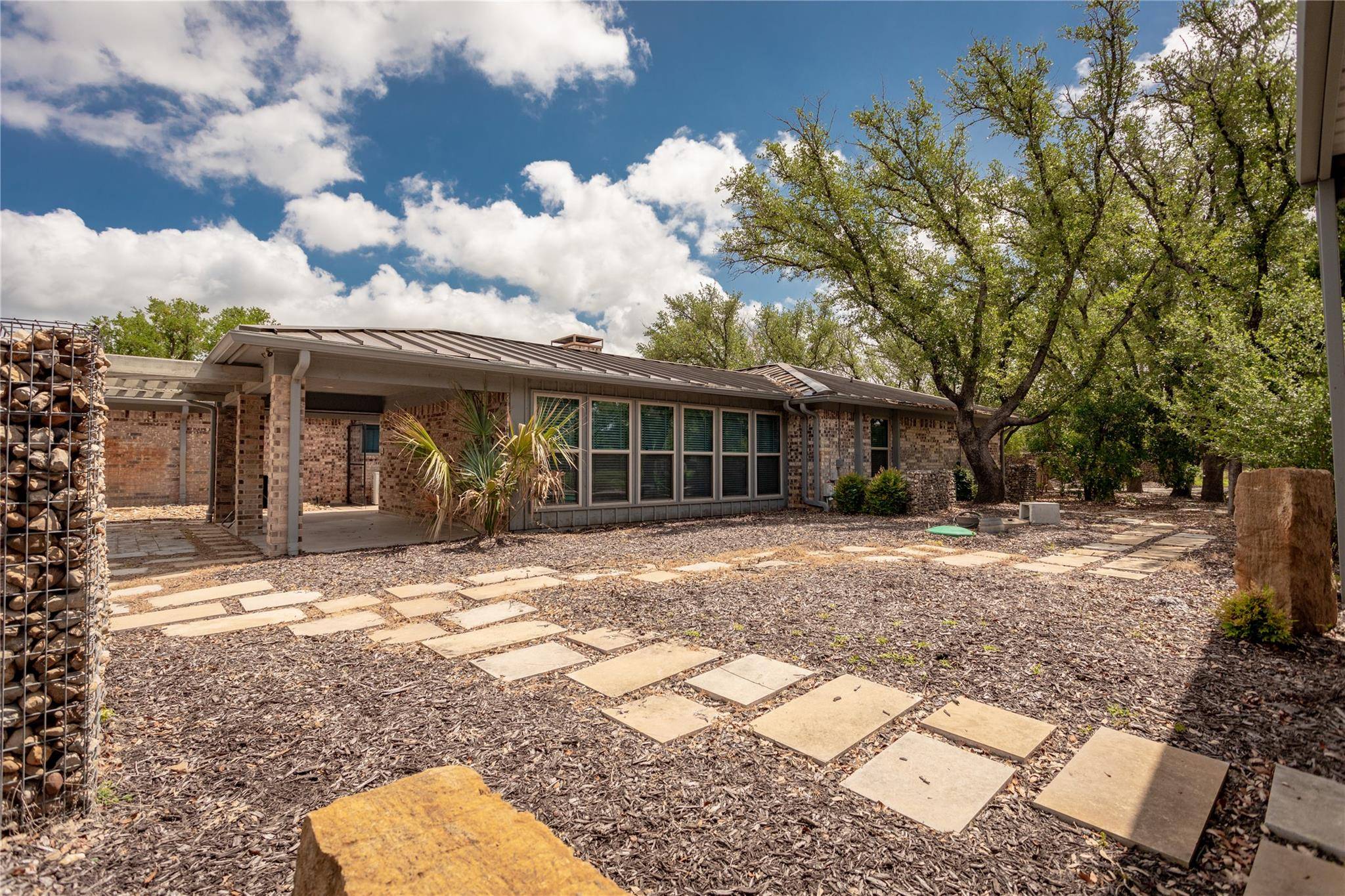 712 Squaw Creek RD, Willow Park, TX 76087