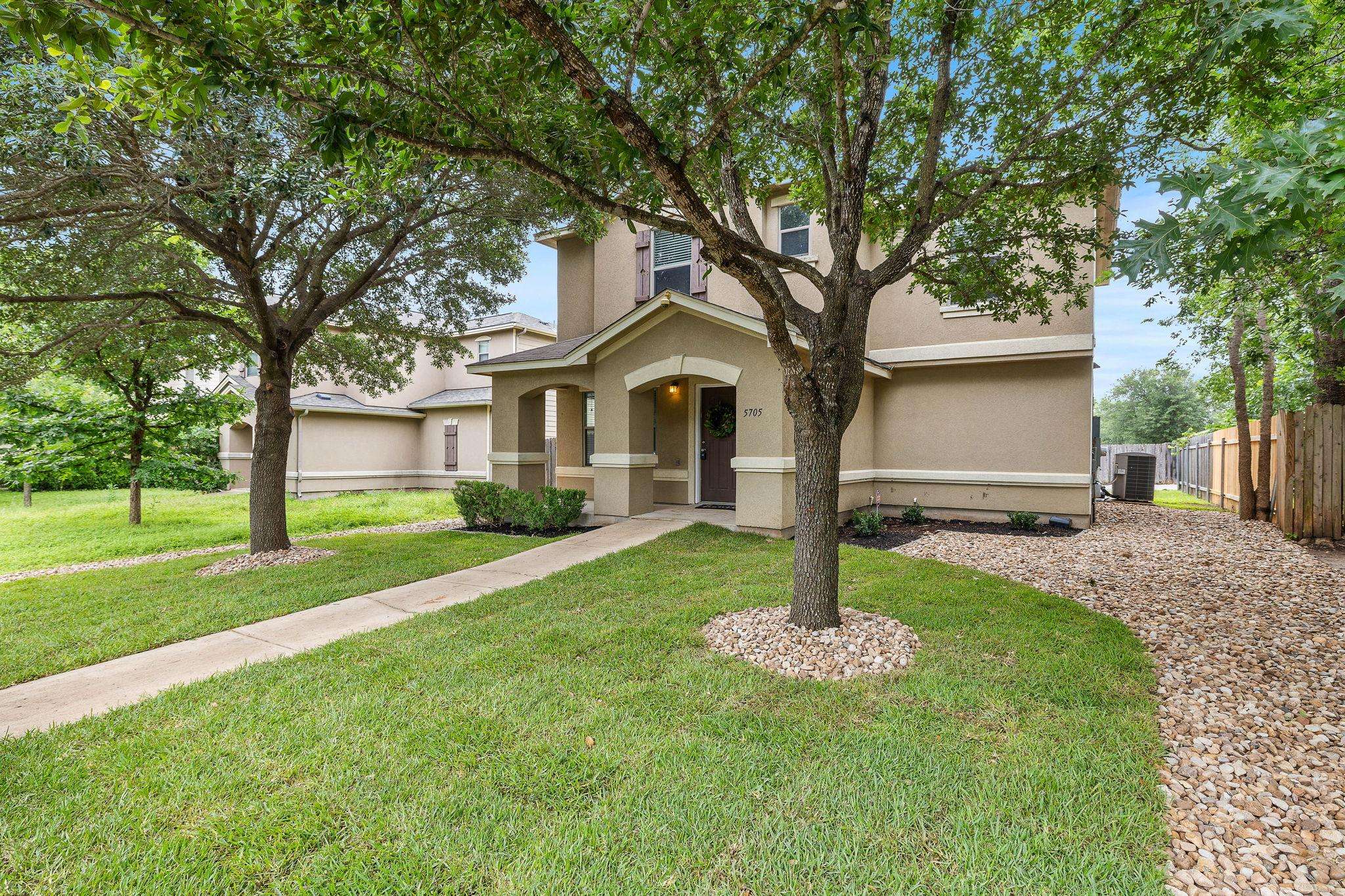 5705 Viewpoint DR #A, Austin, TX 78744