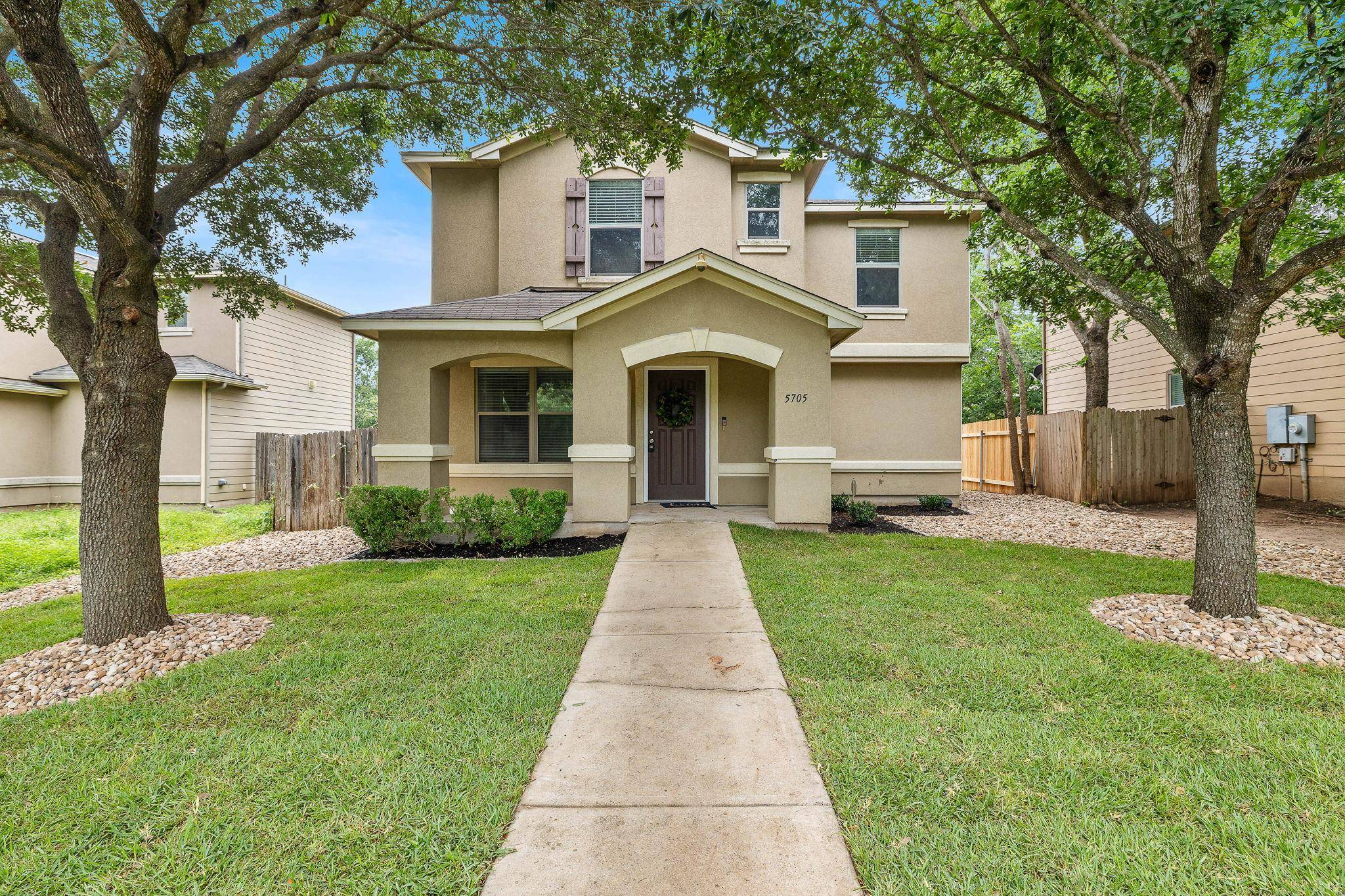 5705 Viewpoint DR #A, Austin, TX 78744