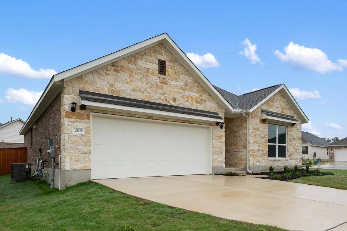 313 Possumhaw LN, San Marcos, TX 78666