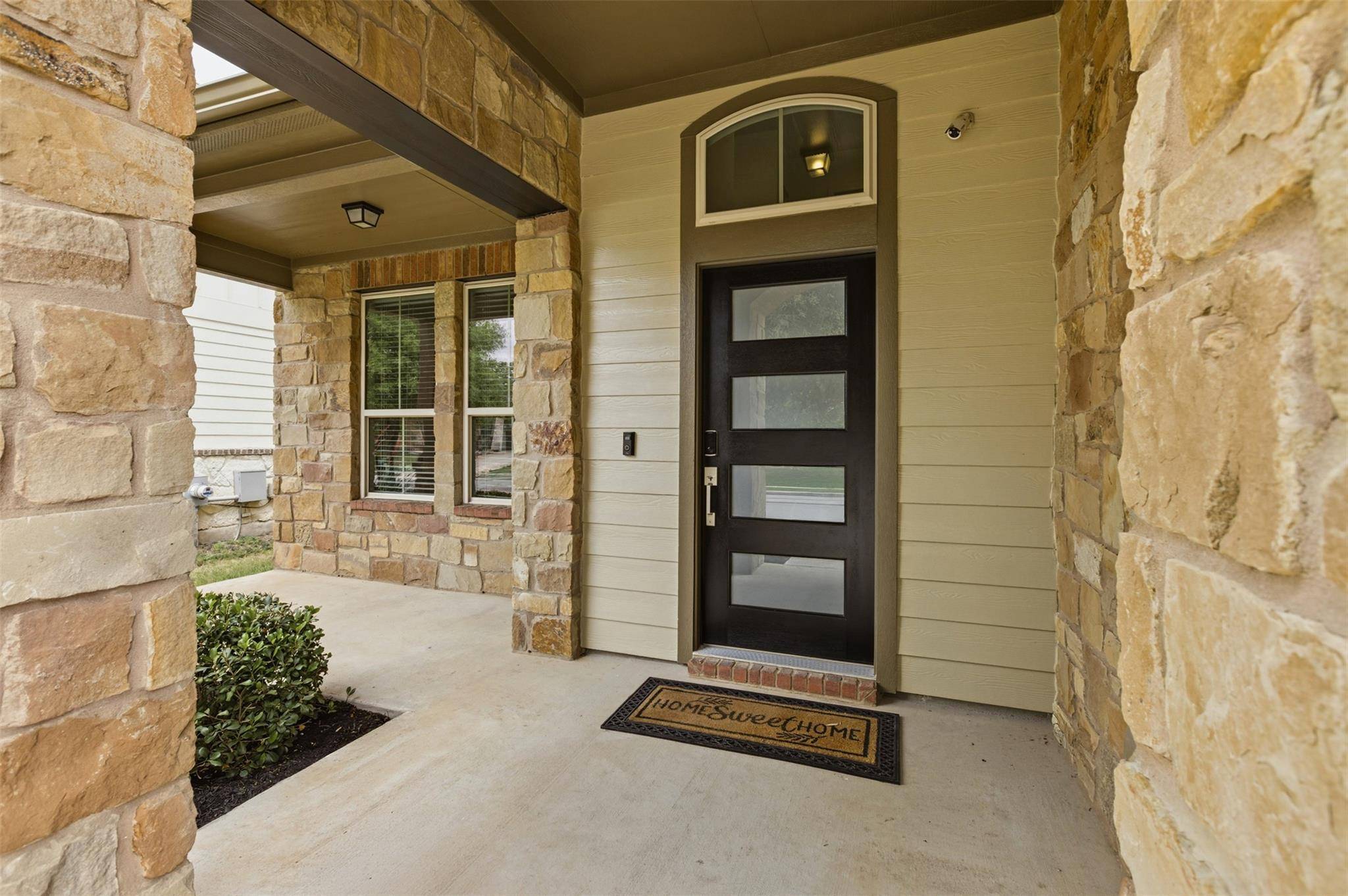 2004 Garretts WAY, Manchaca, TX 78652