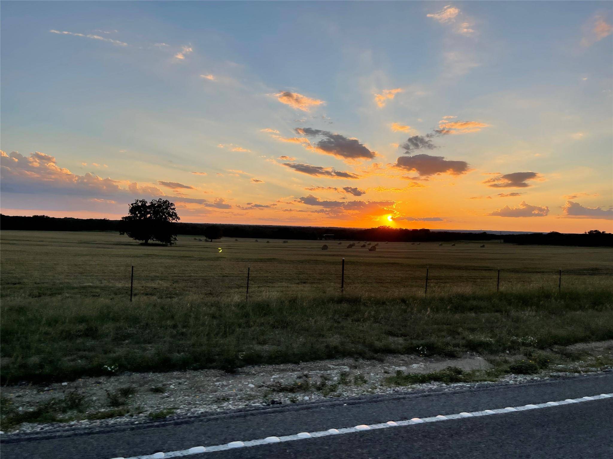 000 Happy Ridge DR, Briggs, TX 78608