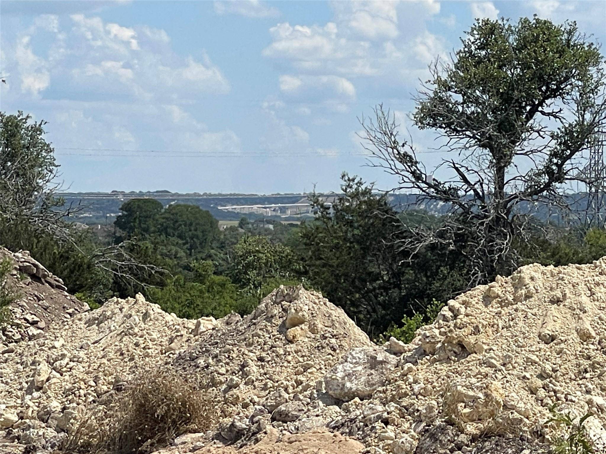 000 Happy Ridge DR, Briggs, TX 78608