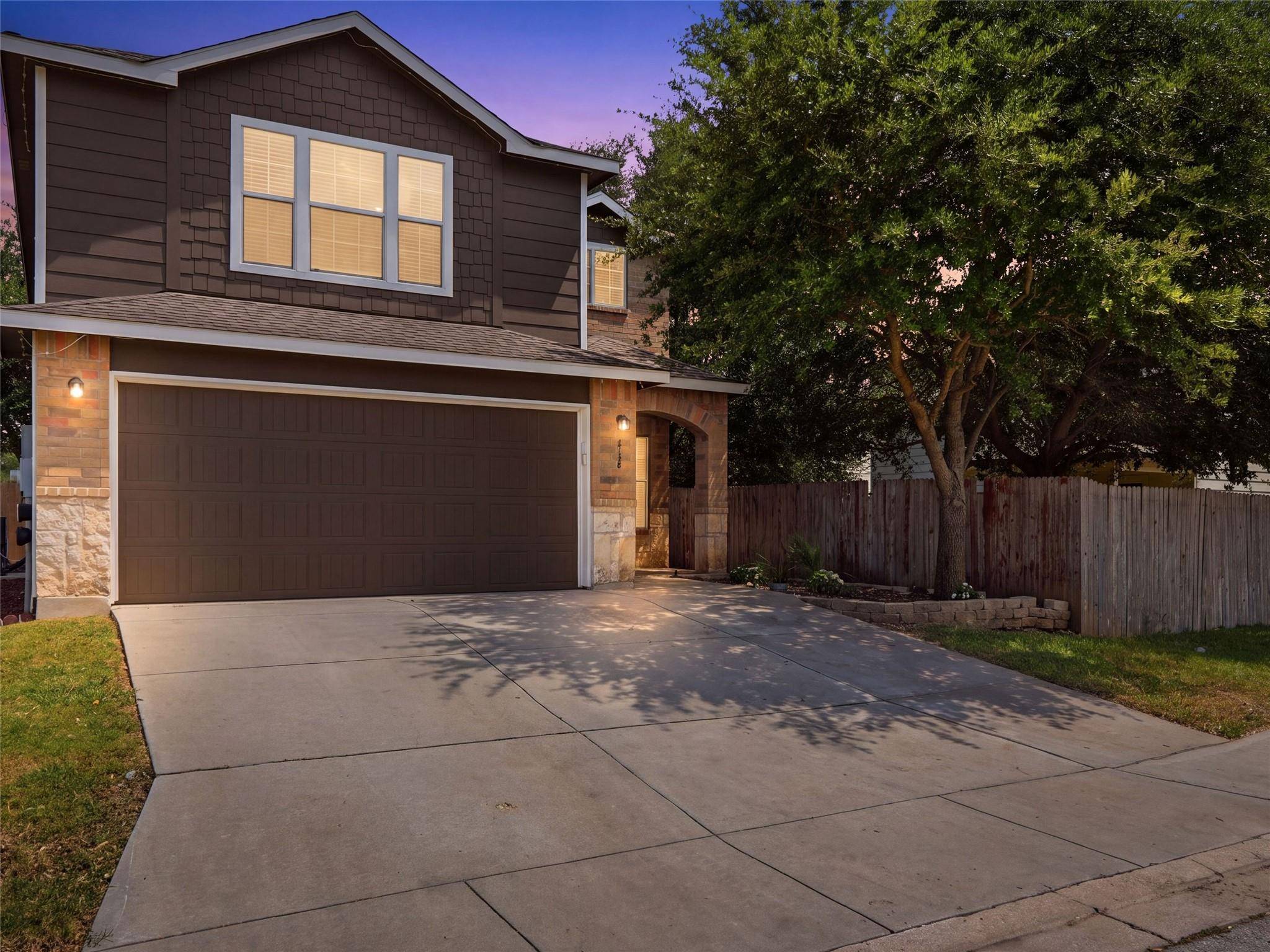 414 Walnut CRST, Selma, TX 78154